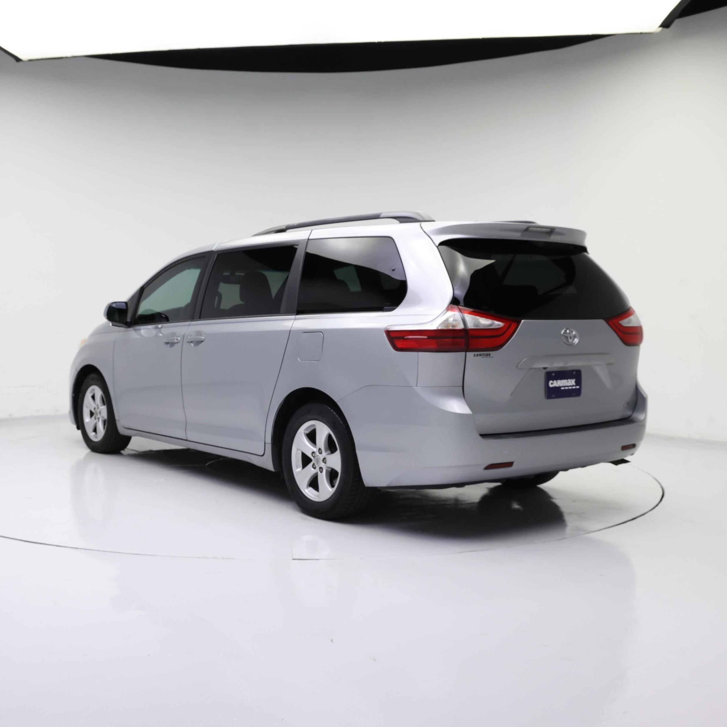 Thumbnail: 2015 Toyota Sienna - 2