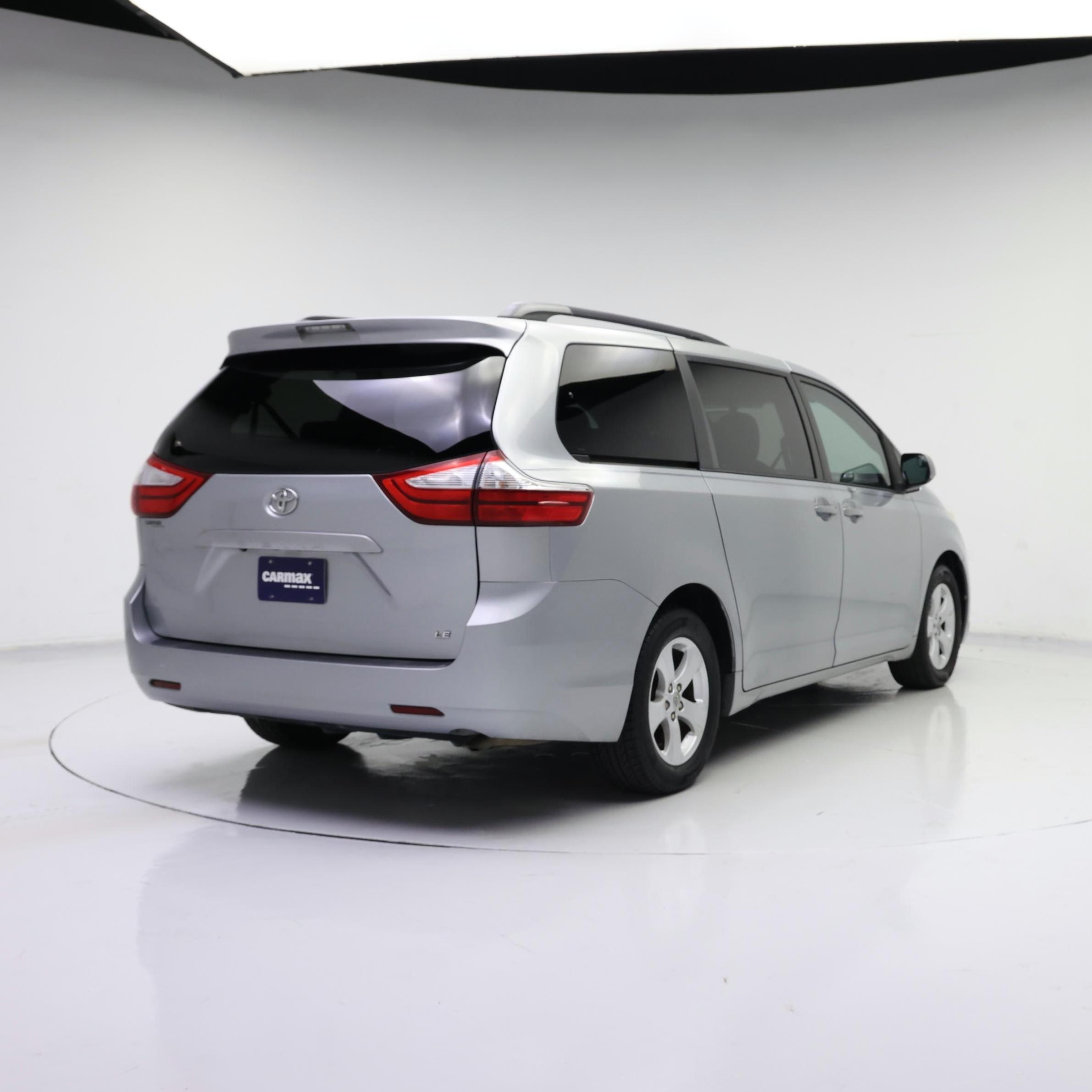 Thumbnail: 2015 Toyota Sienna - 8