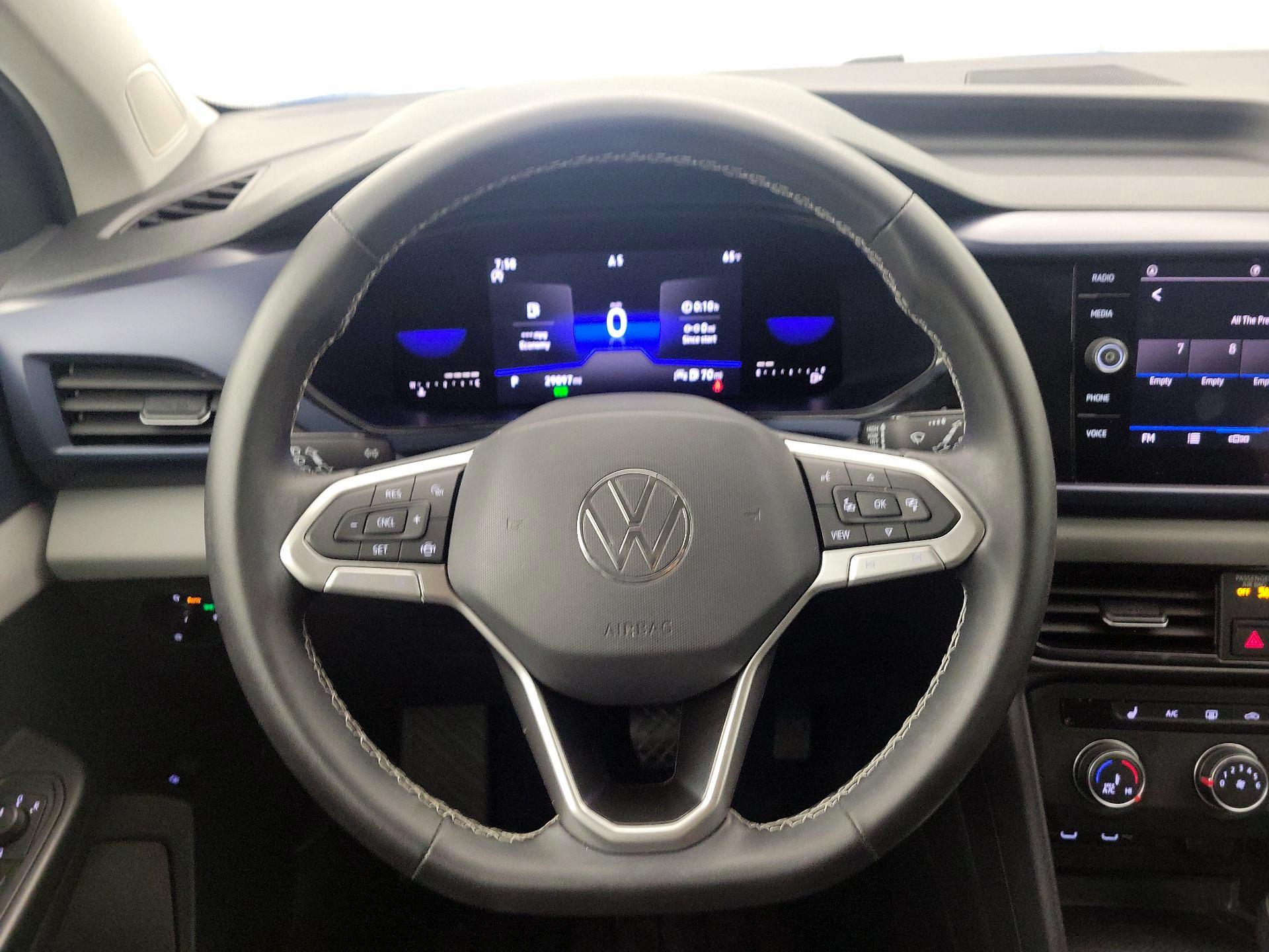 Thumbnail: 2022 Volkswagen Taos - 10