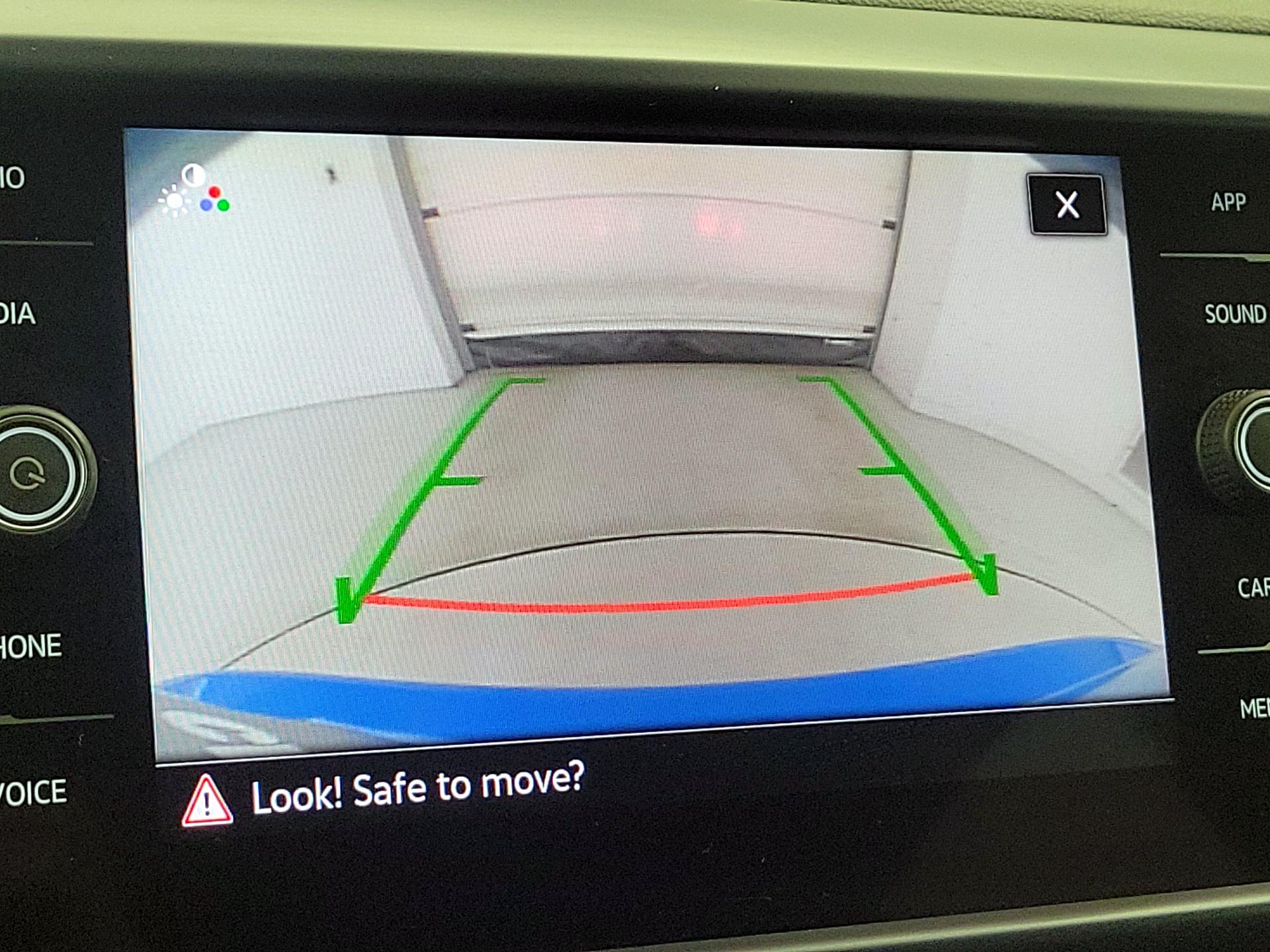 Thumbnail: 2022 Volkswagen Taos - 14