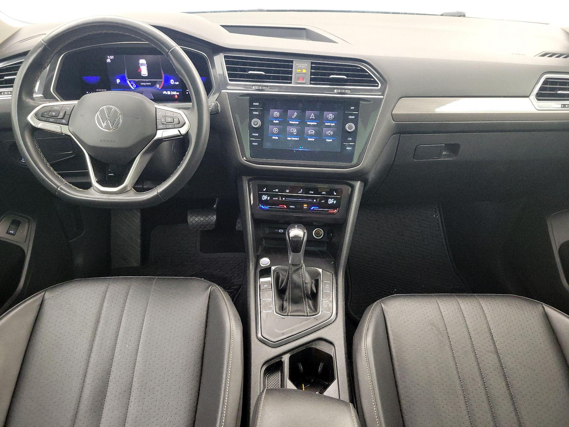 Thumbnail: 2022 Volkswagen Tiguan - 9