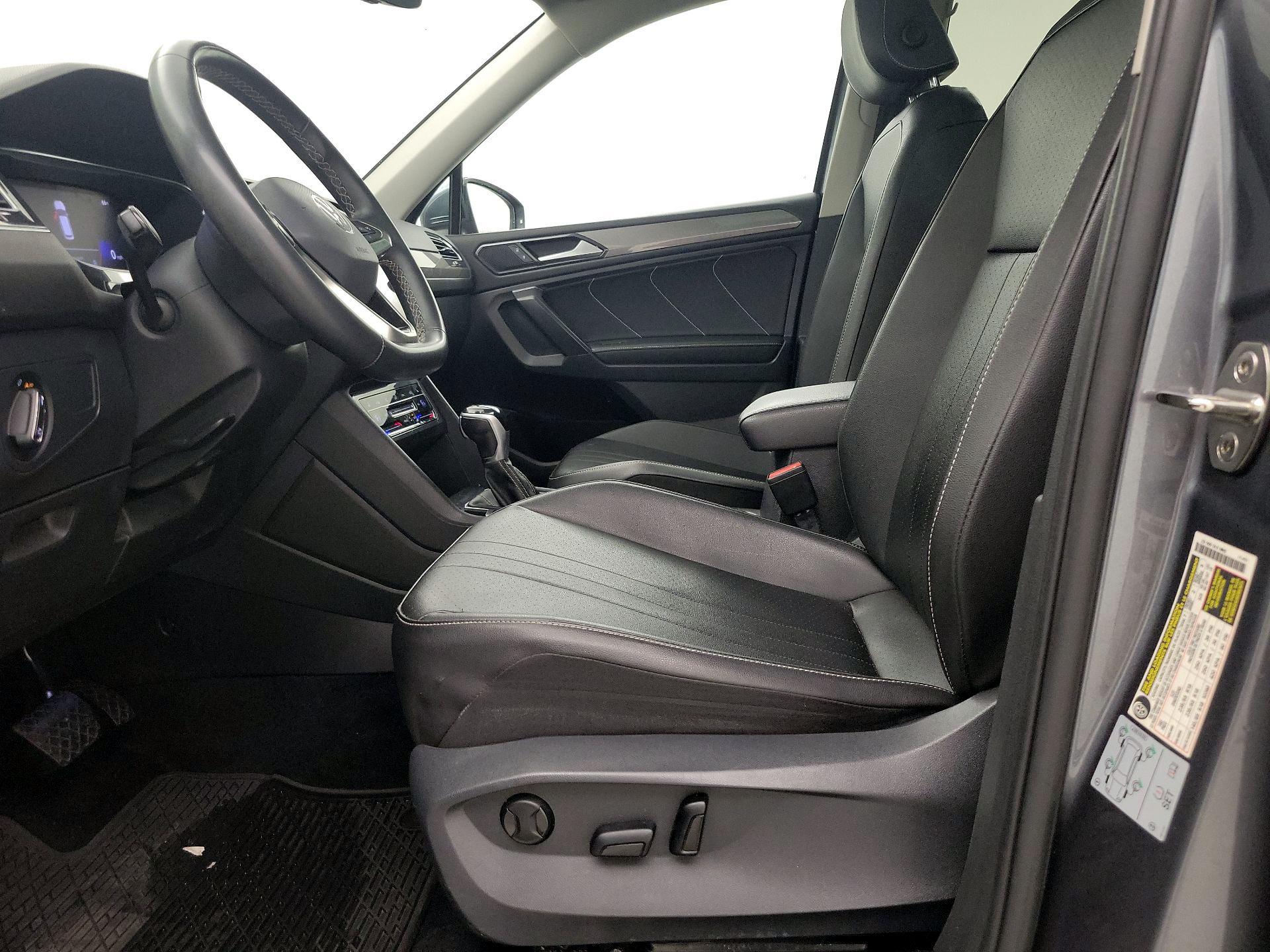 Thumbnail: 2022 Volkswagen Tiguan - 11