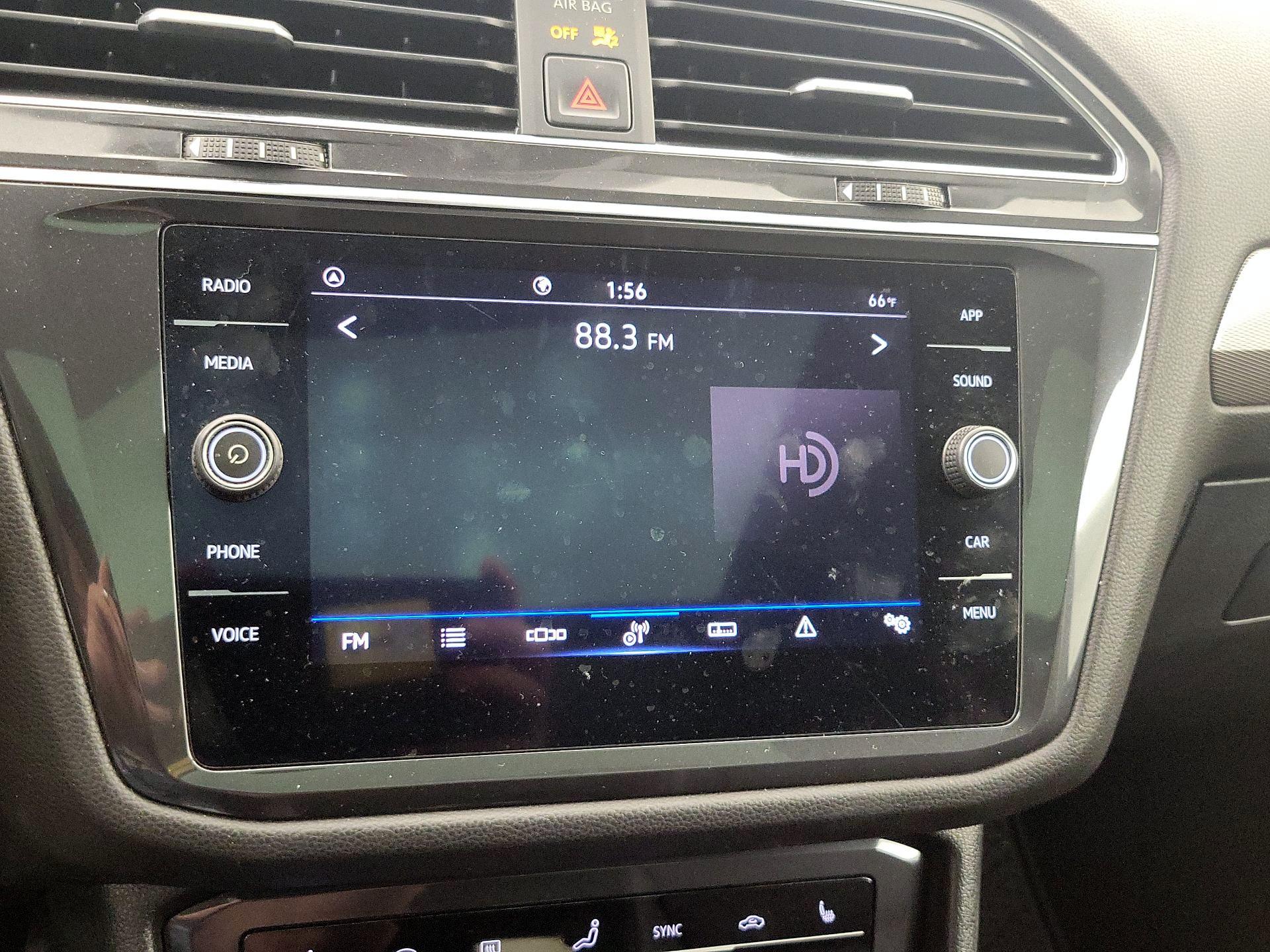 Thumbnail: 2022 Volkswagen Tiguan - 15