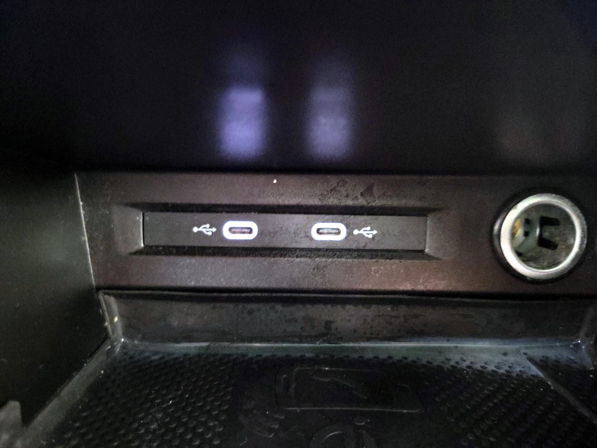 Thumbnail: 2022 Volkswagen Tiguan - 18