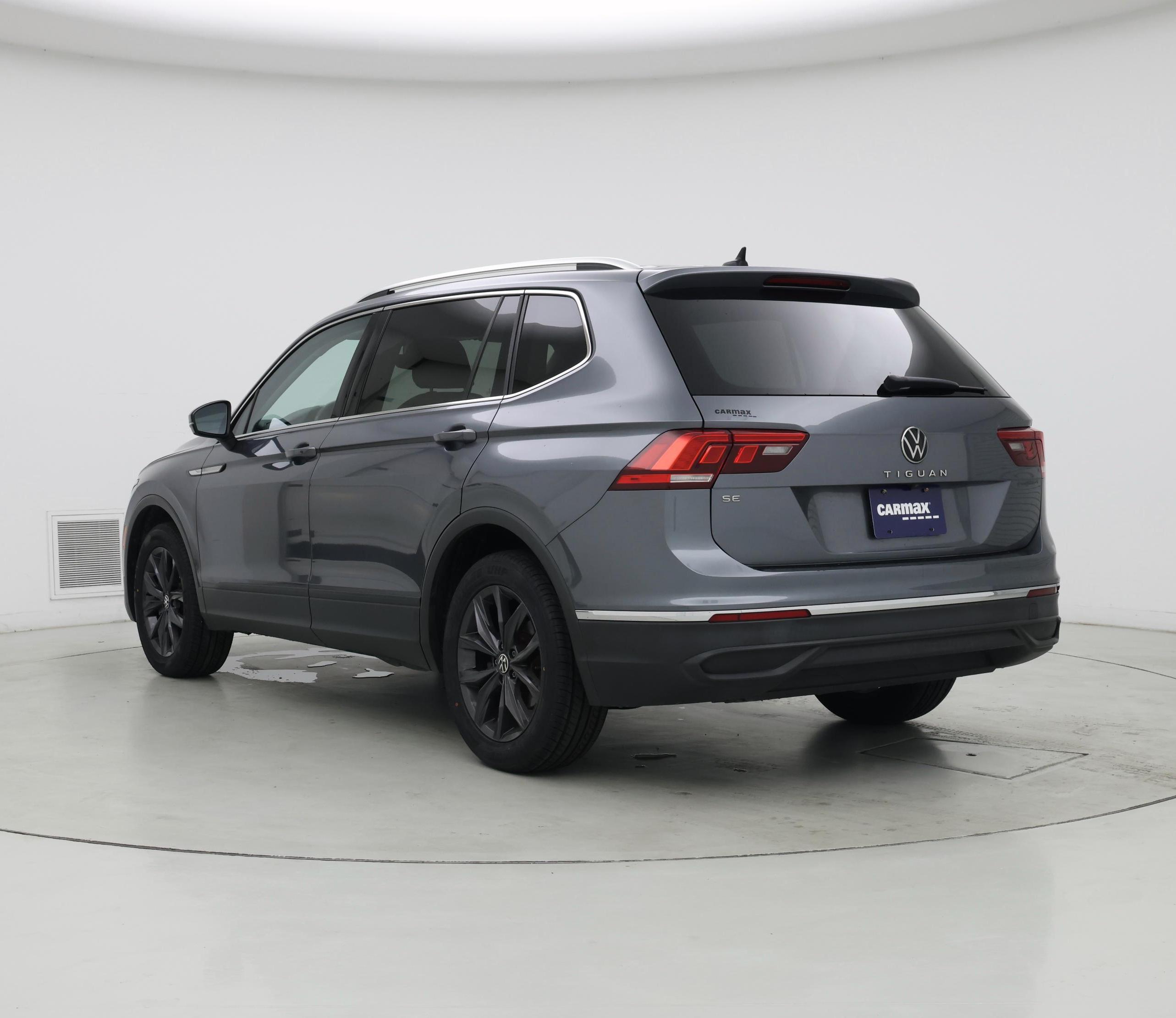 Thumbnail: 2022 Volkswagen Tiguan - 2