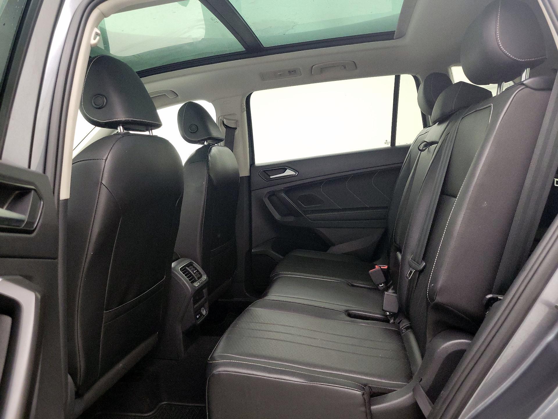 Thumbnail: 2022 Volkswagen Tiguan - 19