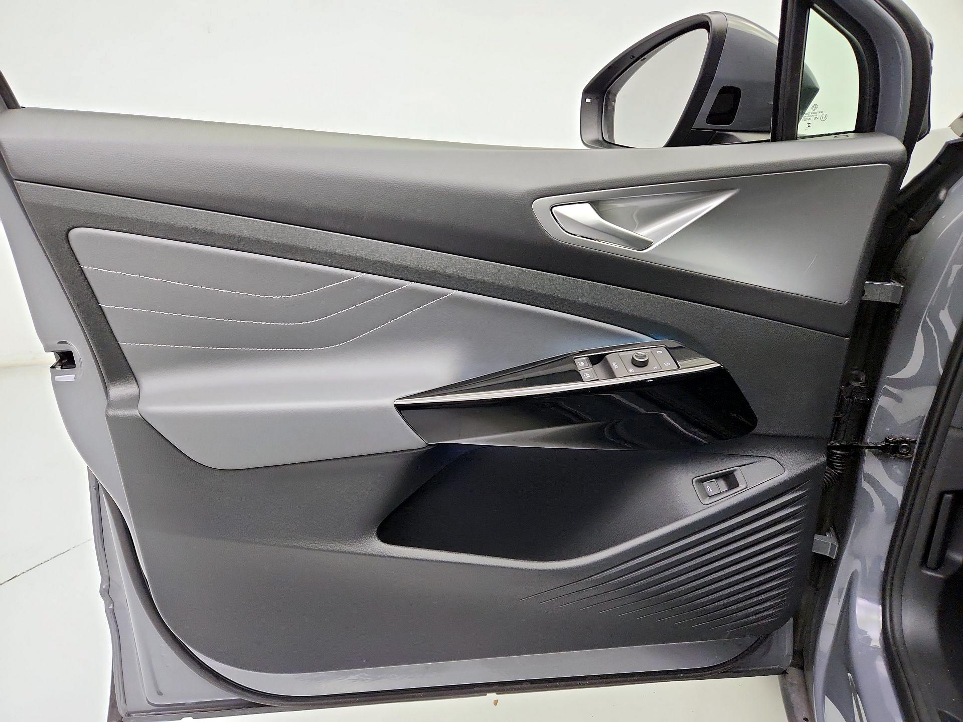 Thumbnail: 2023 Volkswagen ID.4 - 12