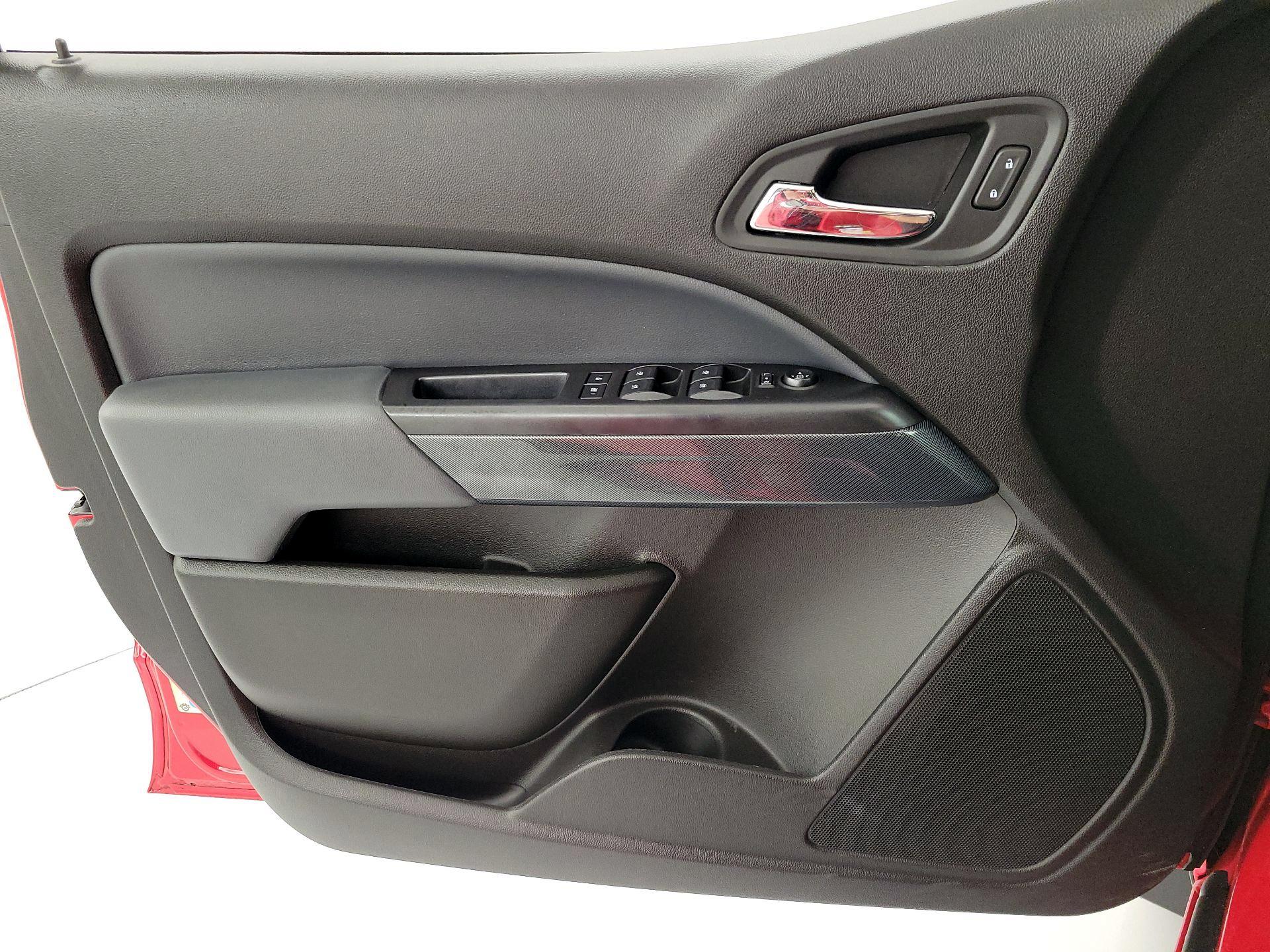 Thumbnail: 2016 Chevrolet Colorado - 12