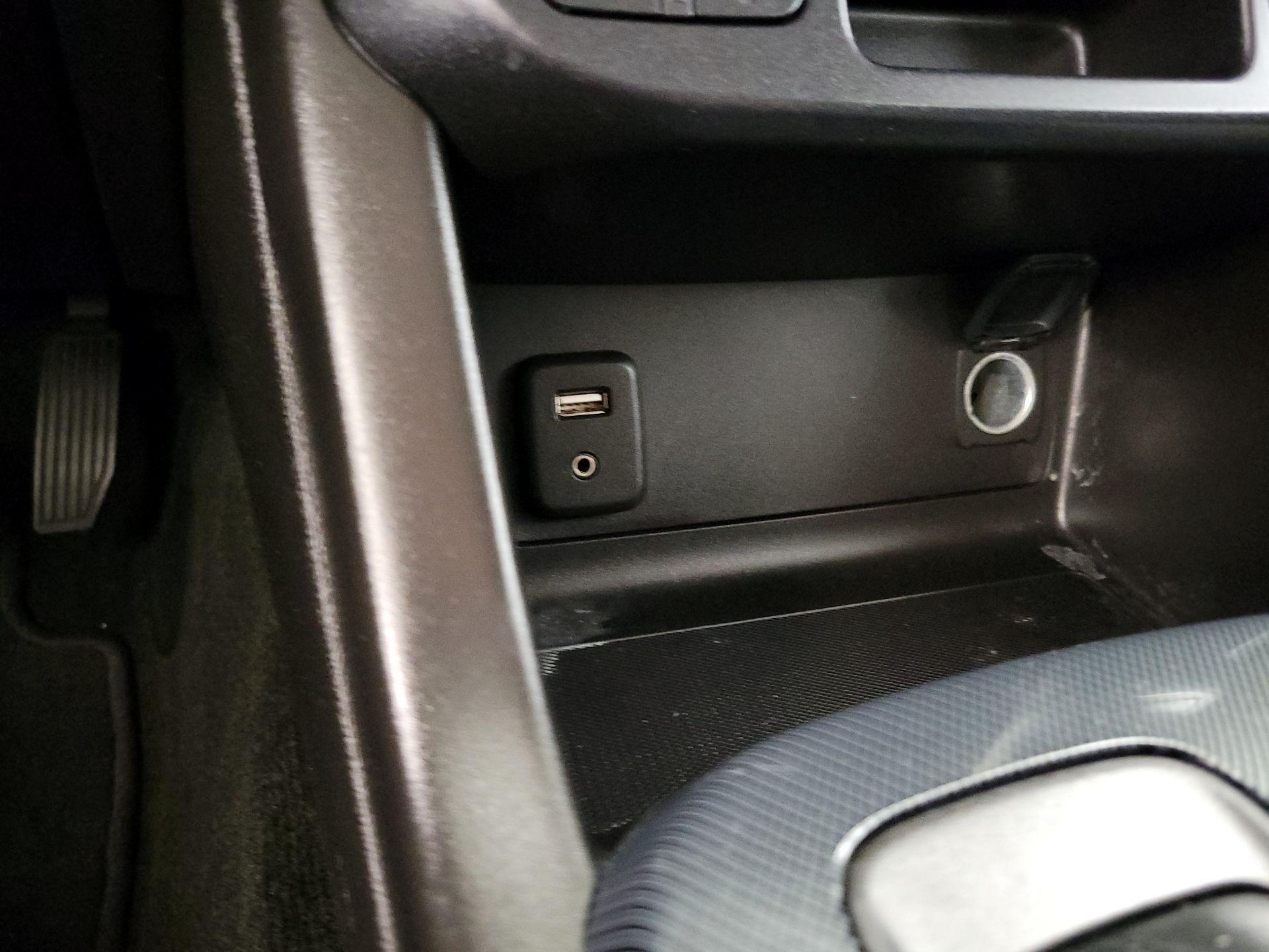 Thumbnail: 2016 Chevrolet Colorado - 18