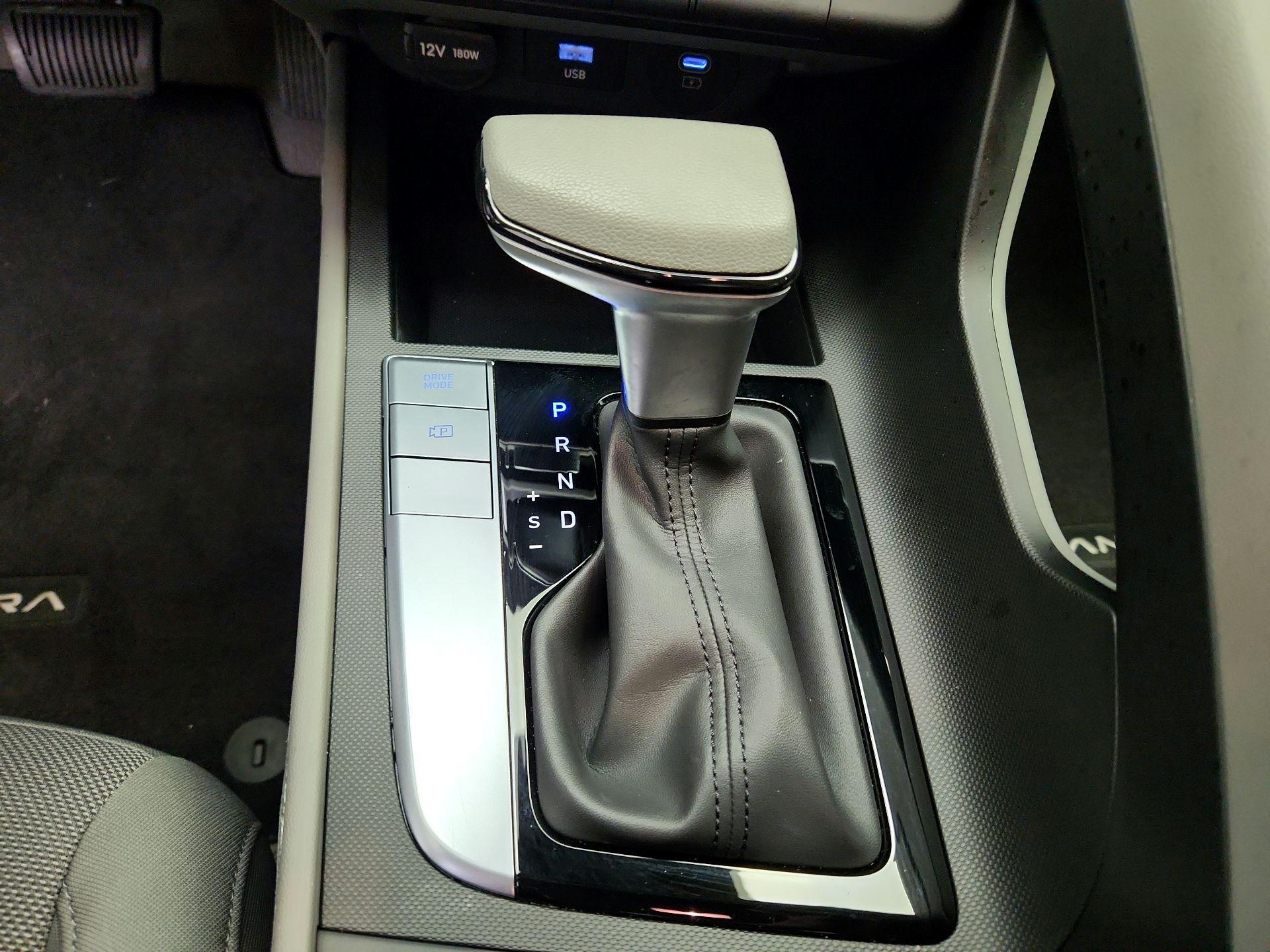 Thumbnail: 2024 Hyundai Elantra - 17