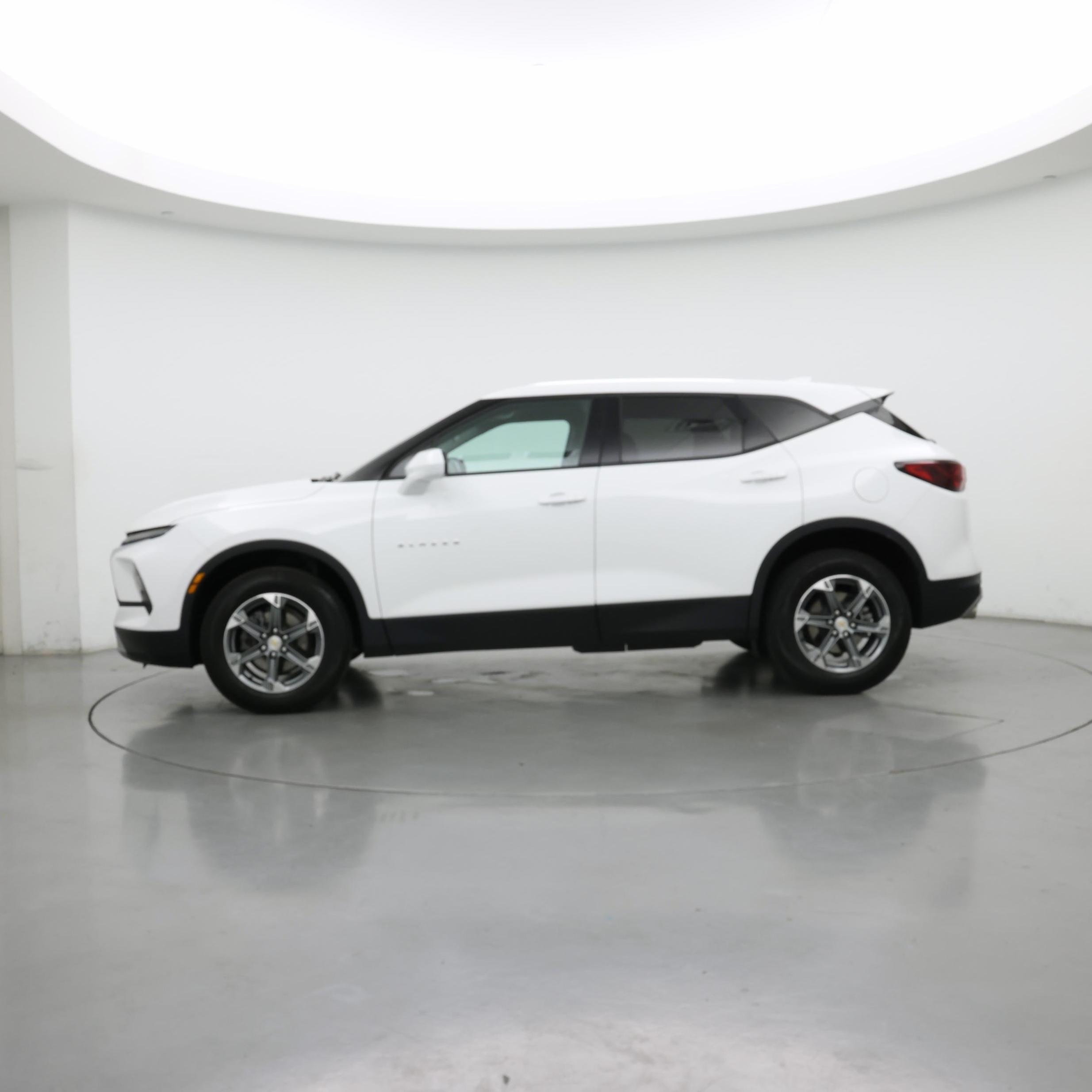 Thumbnail: 2023 Chevrolet Blazer - 3