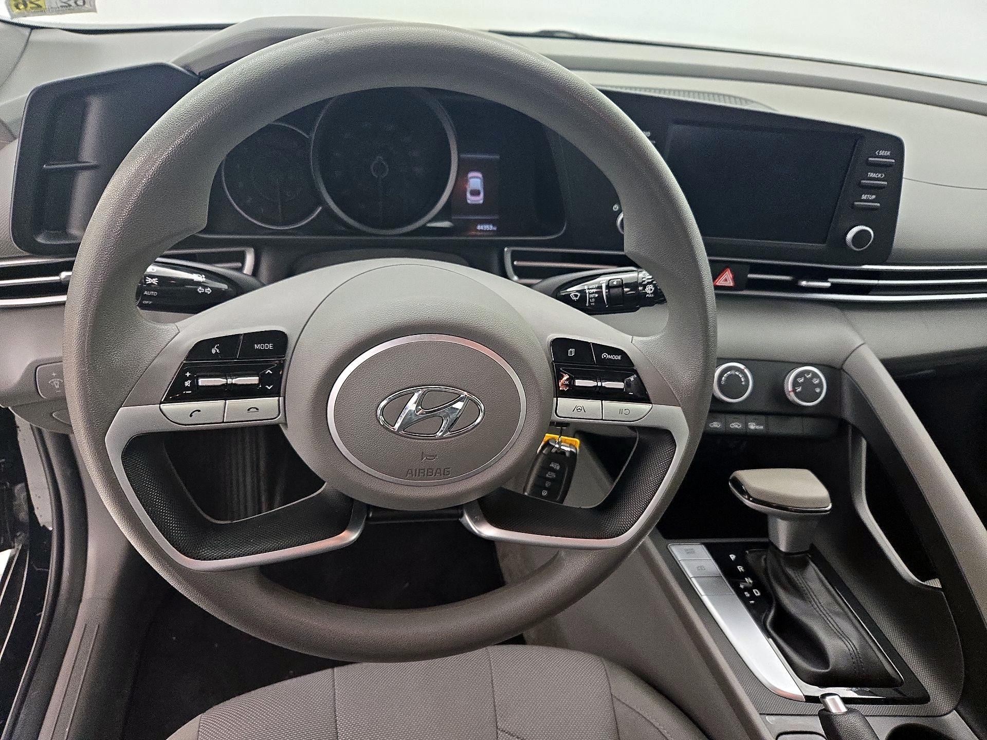 Thumbnail: 2023 Hyundai Elantra - 10