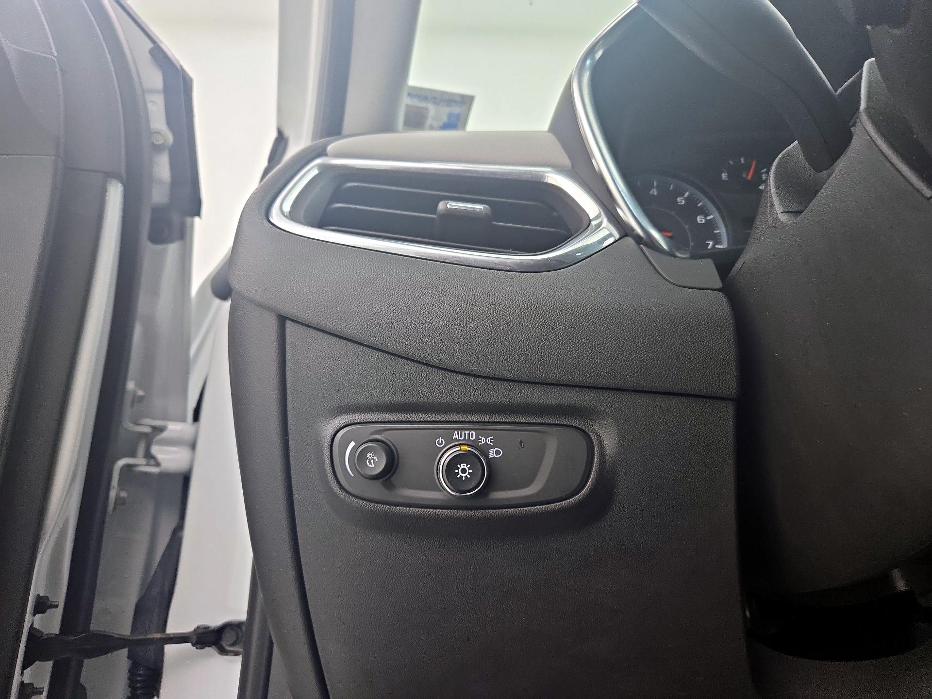 Thumbnail: 2022 Chevrolet Equinox - 13