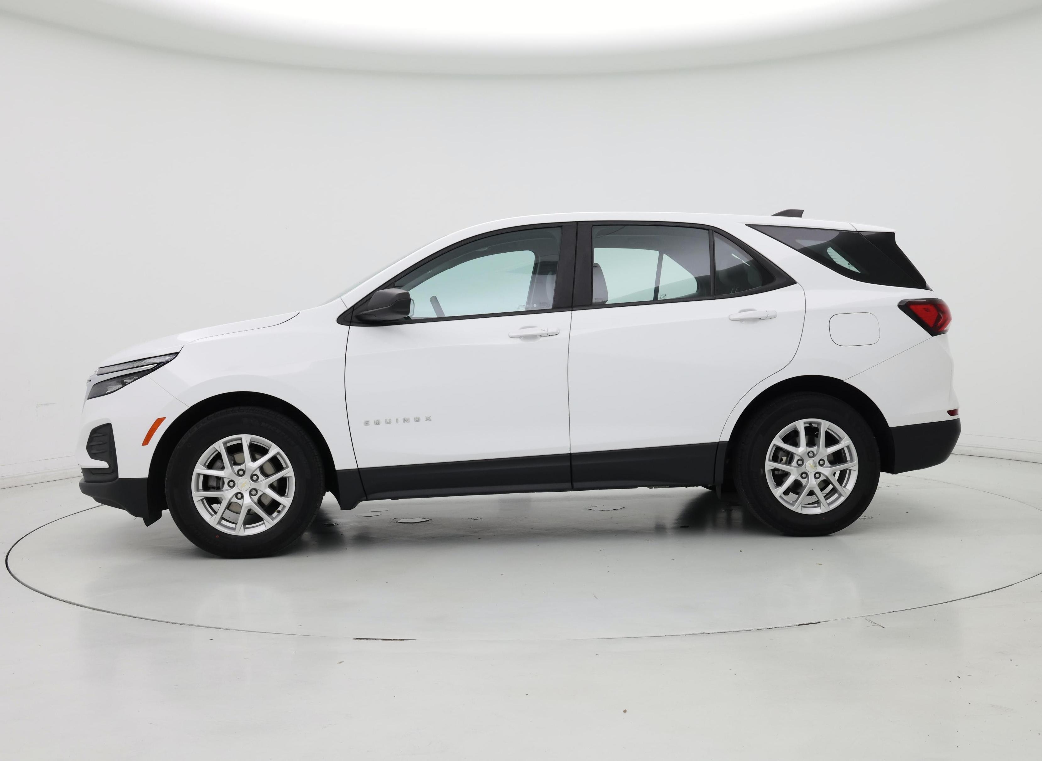 Thumbnail: 2022 Chevrolet Equinox - 3