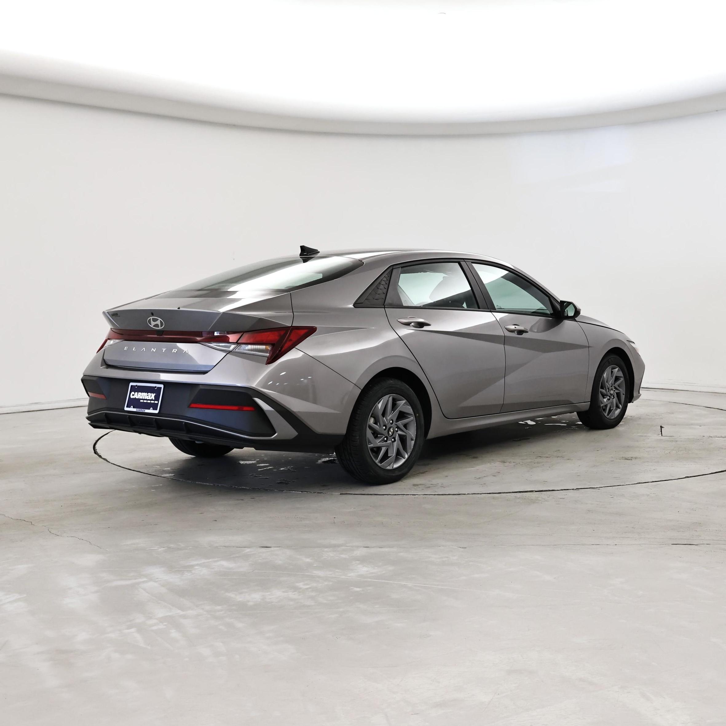 Thumbnail: 2024 Hyundai Elantra - 8
