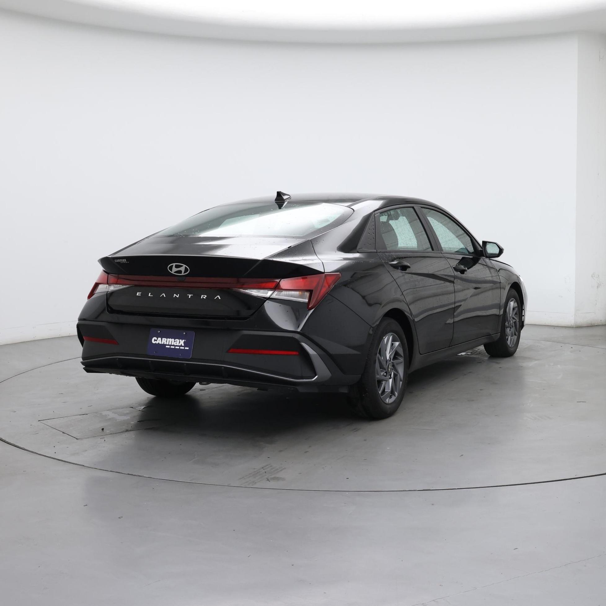 Thumbnail: 2024 Hyundai Elantra - 8