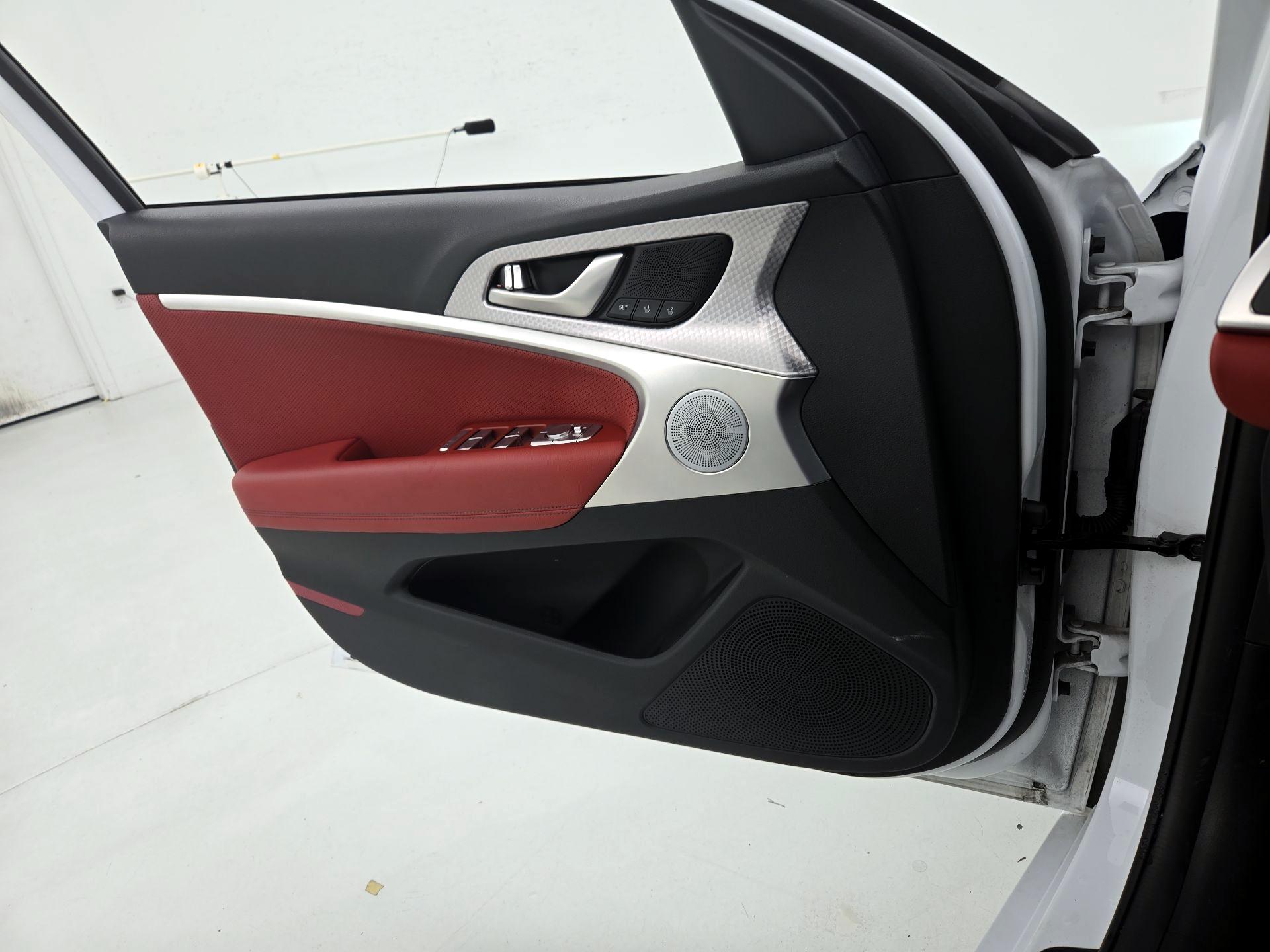 Thumbnail: 2023 Genesis G70 - 12