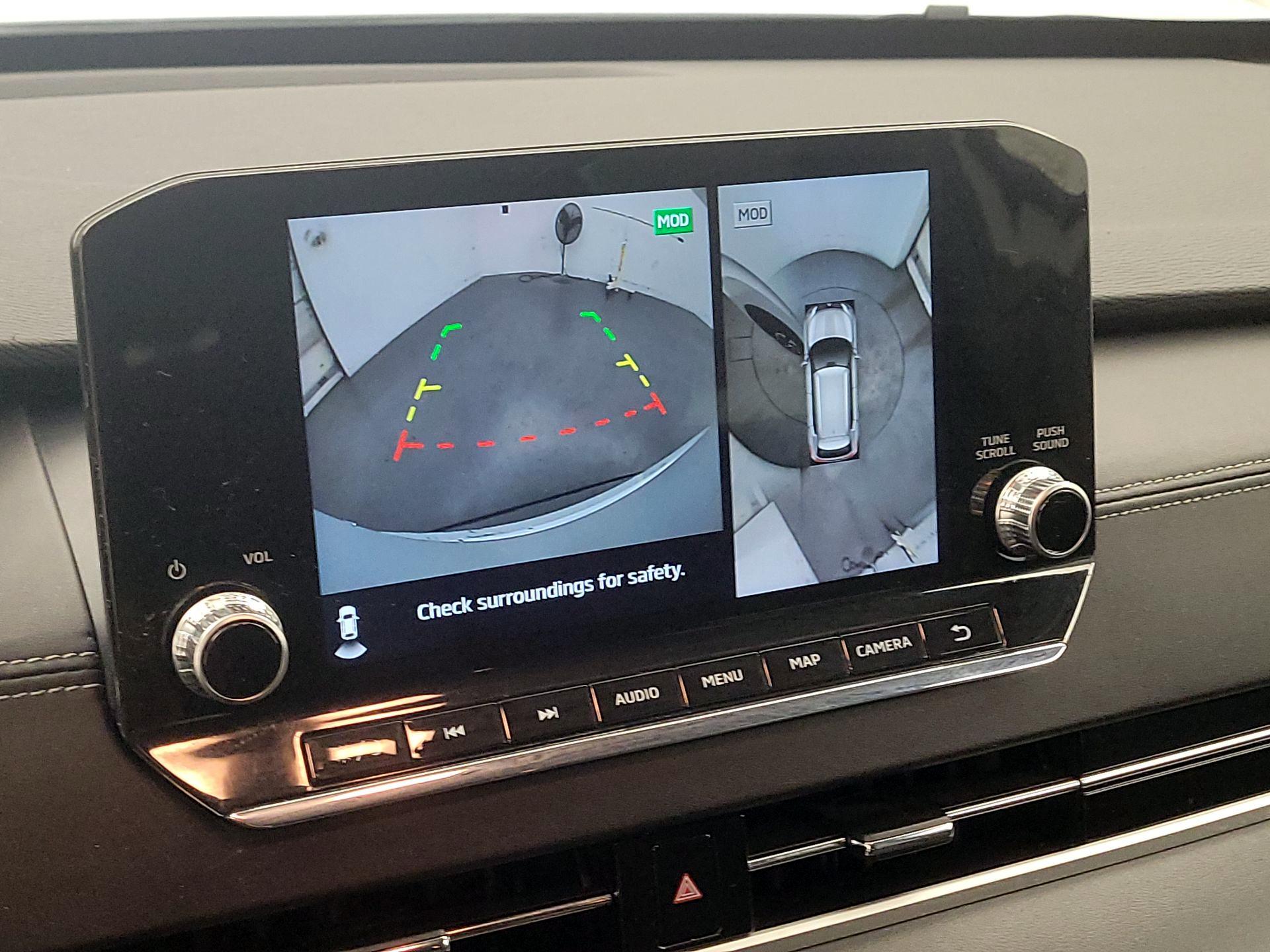 Thumbnail: 2023 Mitsubishi Outlander - 14