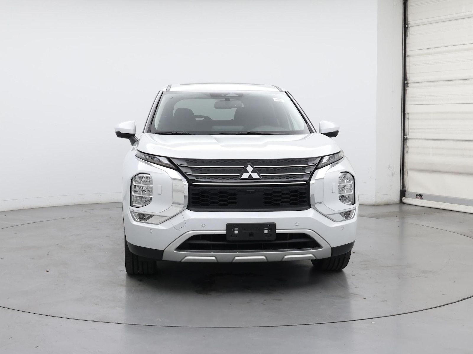 2023 Mitsubishi Outlander Plug-In Hybrid SE - Photo 6