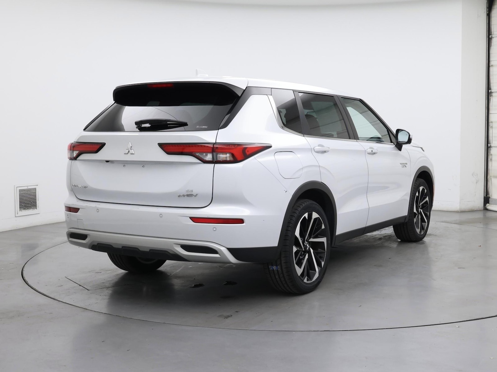 2023 Mitsubishi Outlander Plug-In Hybrid SE - Photo 9
