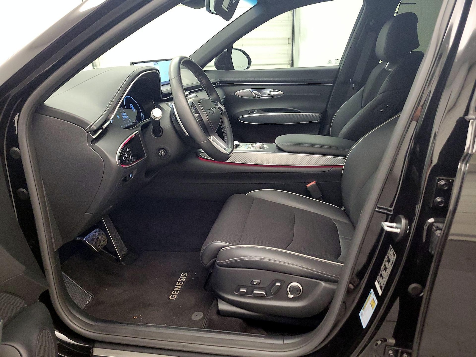 2024 GENESIS GV70 Standard - Photo 12