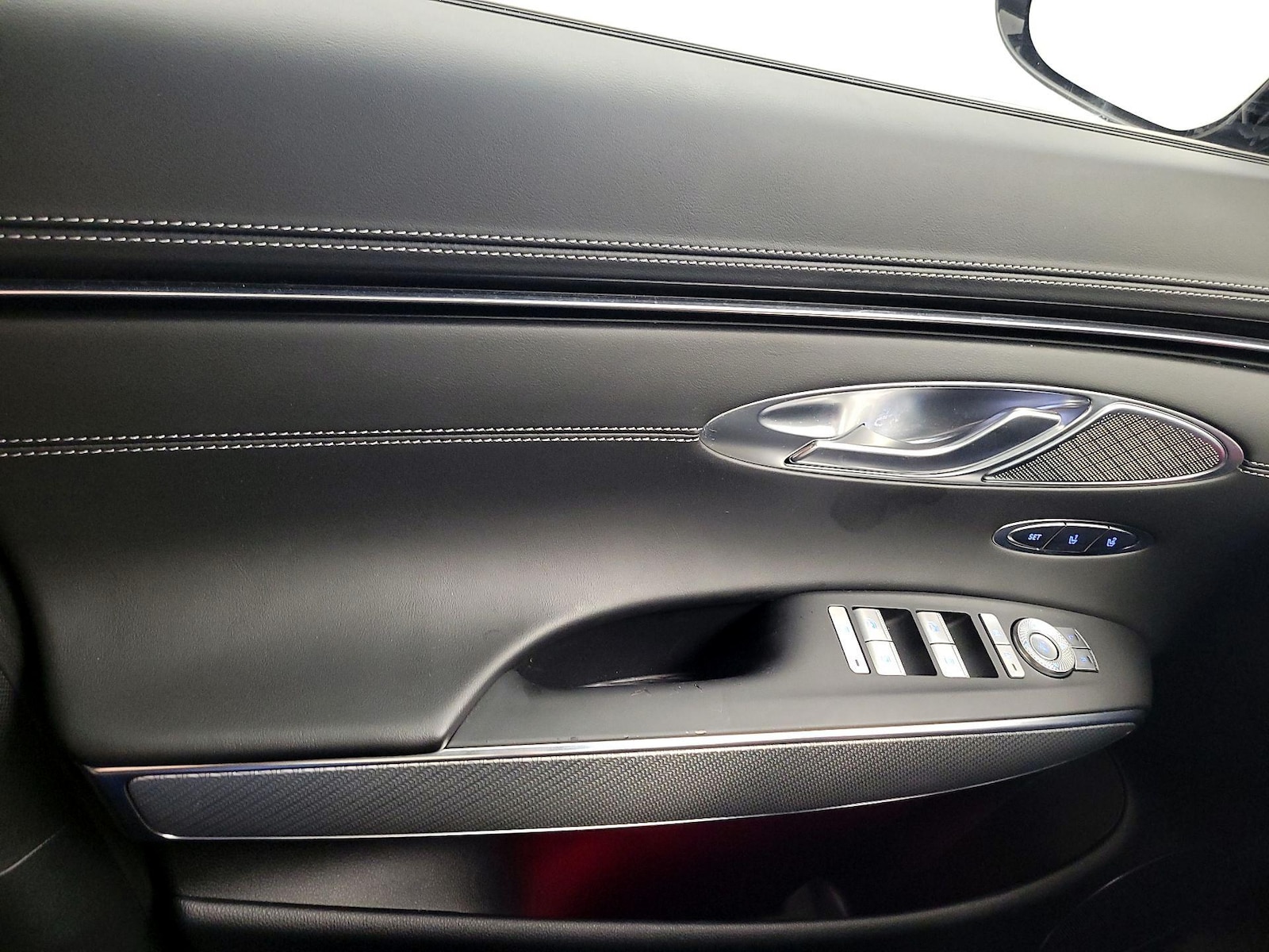 2024 GENESIS GV70 Standard - Photo 13
