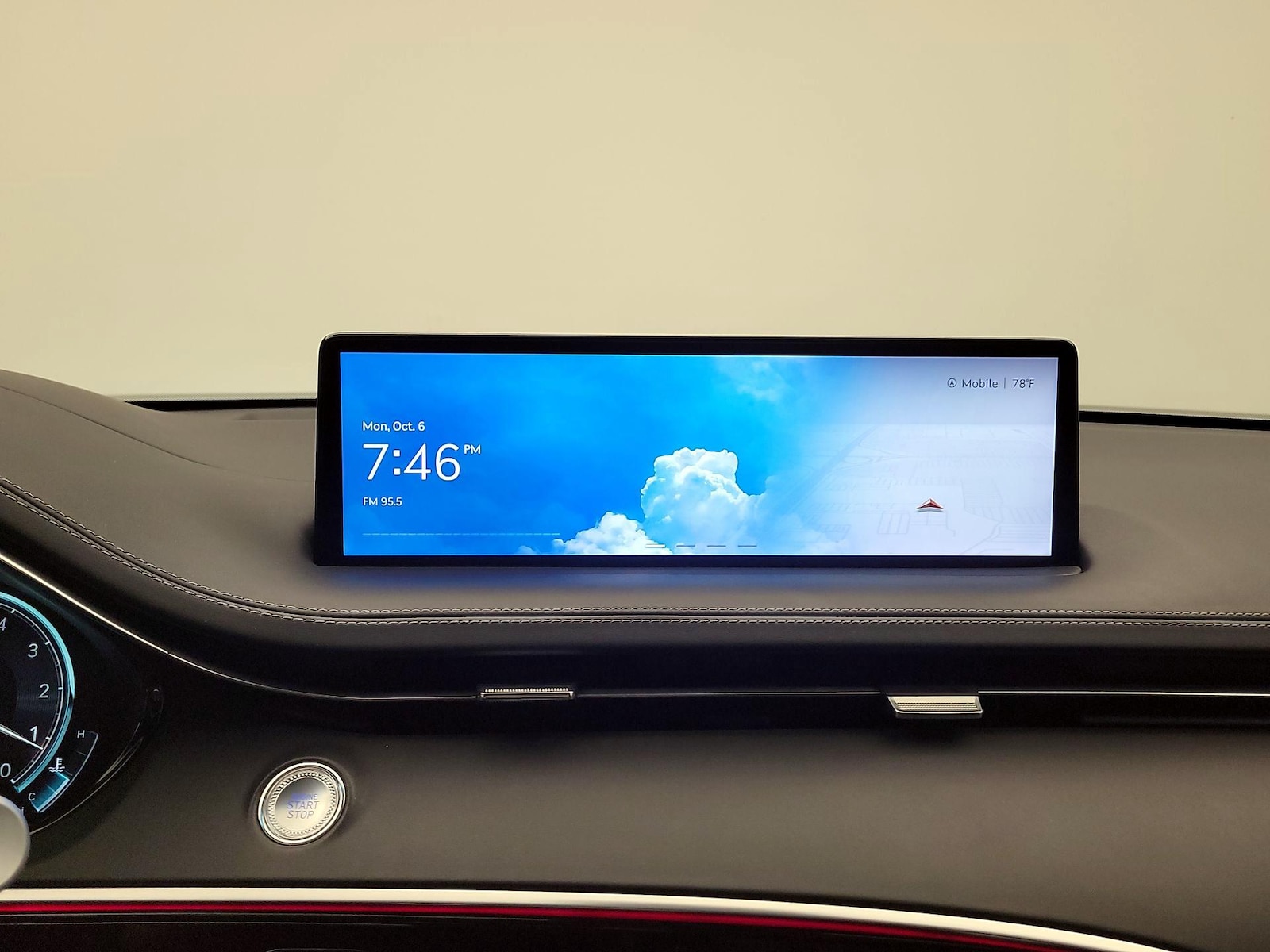2024 GENESIS GV70 Standard - Photo 17