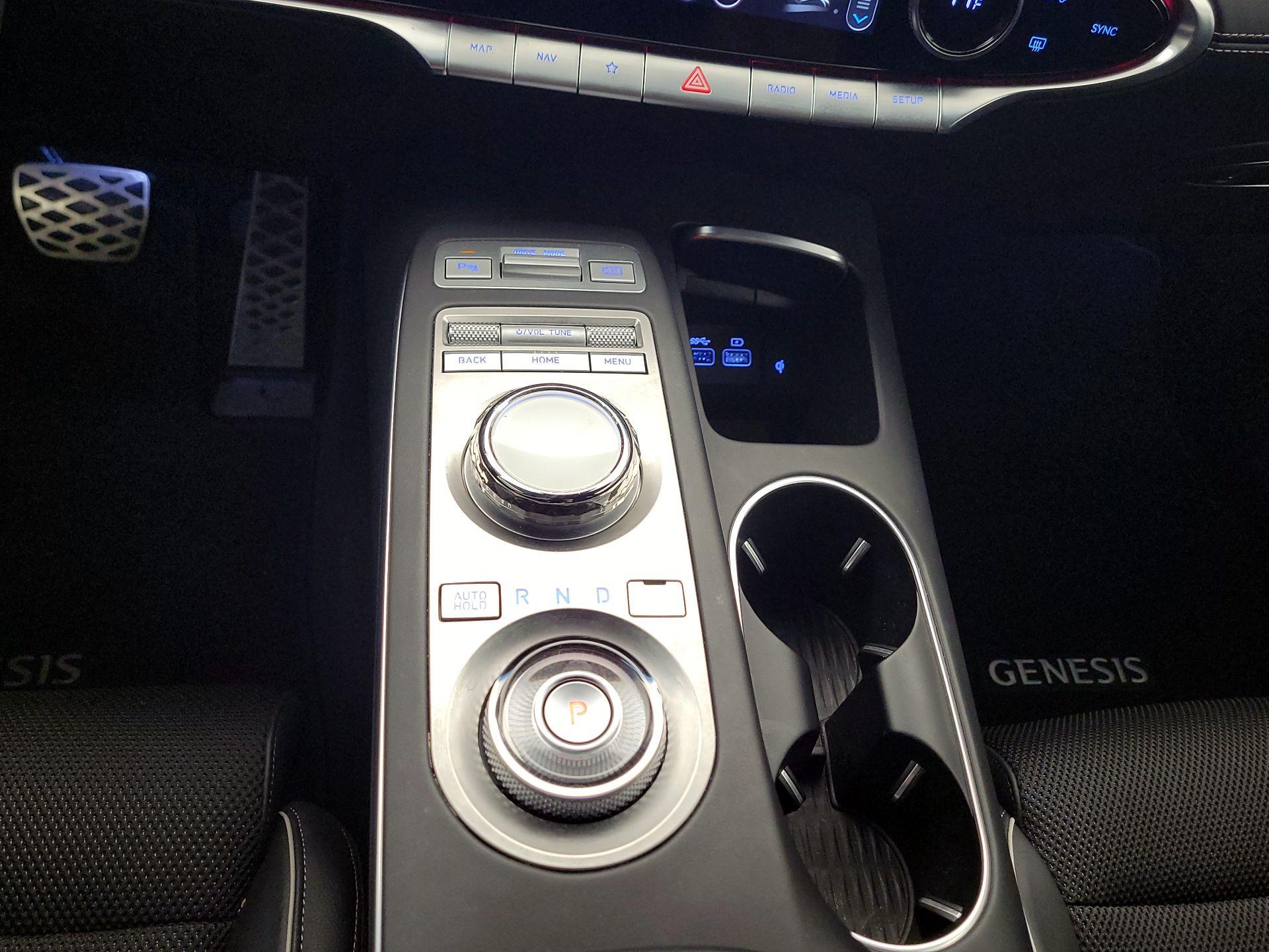 Thumbnail: 2024 Genesis GV70 - 18