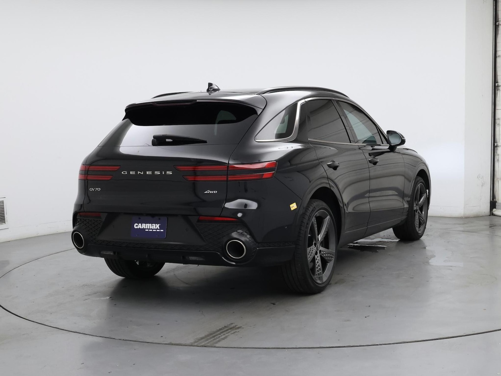 2024 GENESIS GV70 Standard - Photo 9