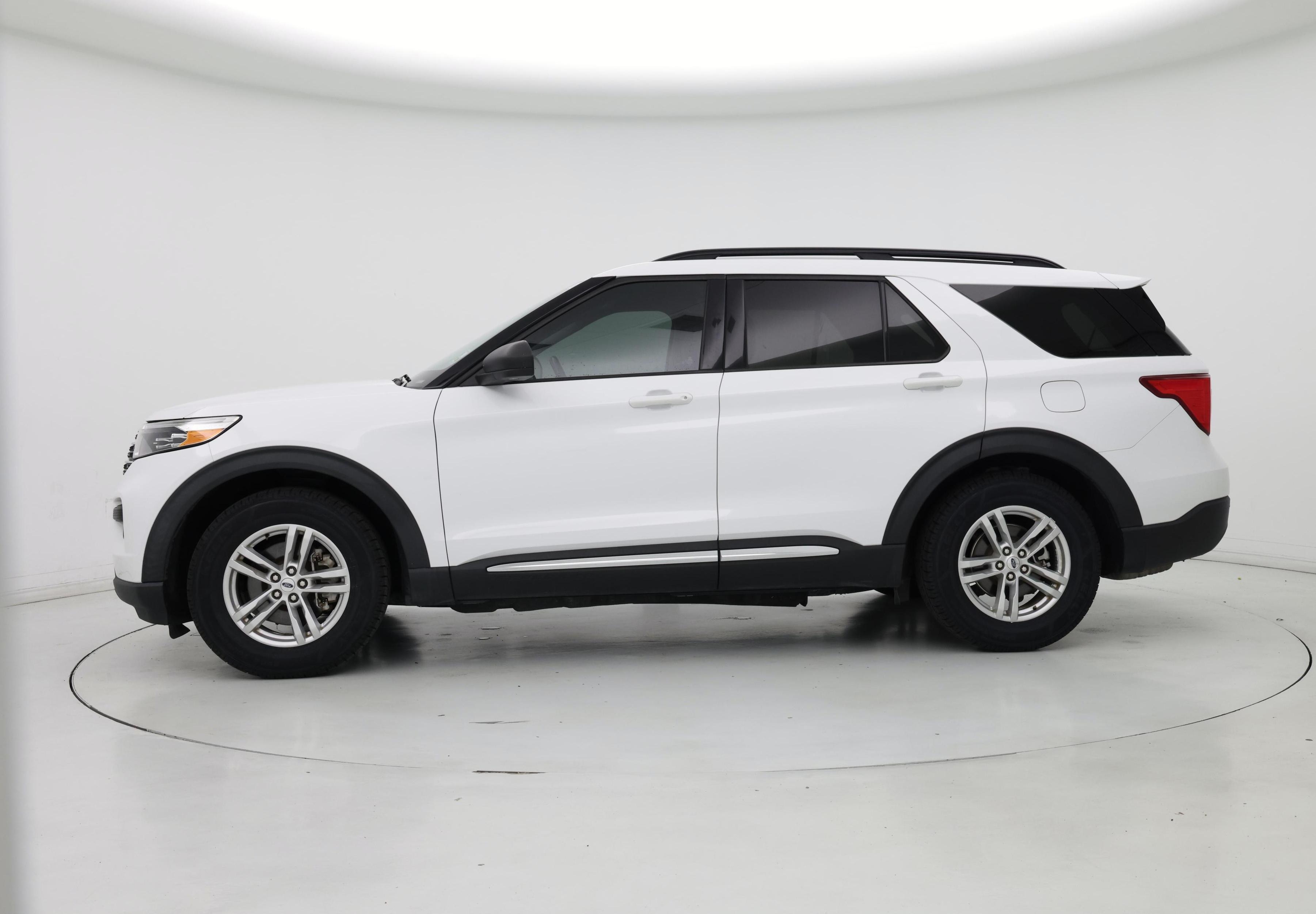 Thumbnail: 2021 Ford Explorer - 3
