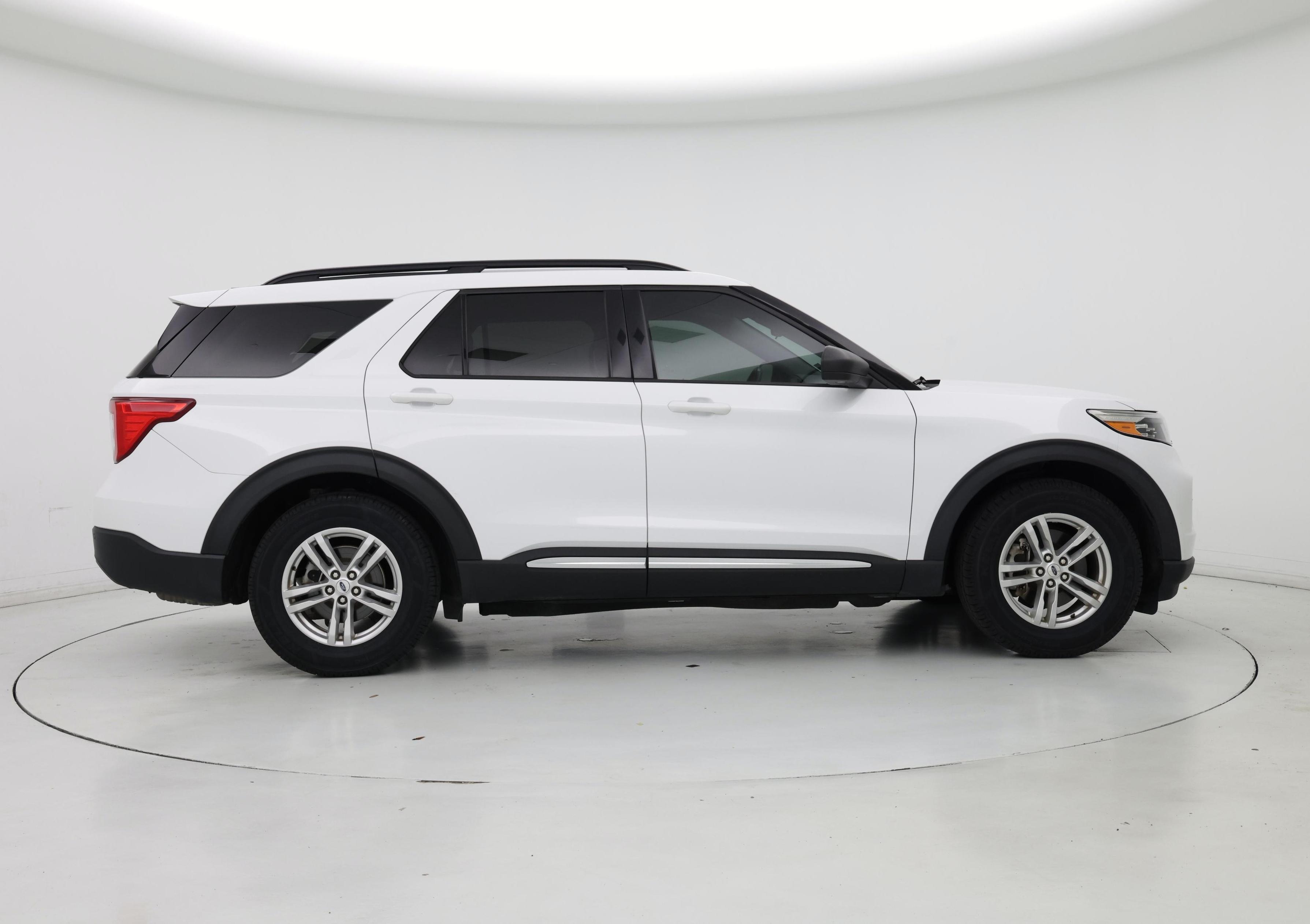 Thumbnail: 2021 Ford Explorer - 7