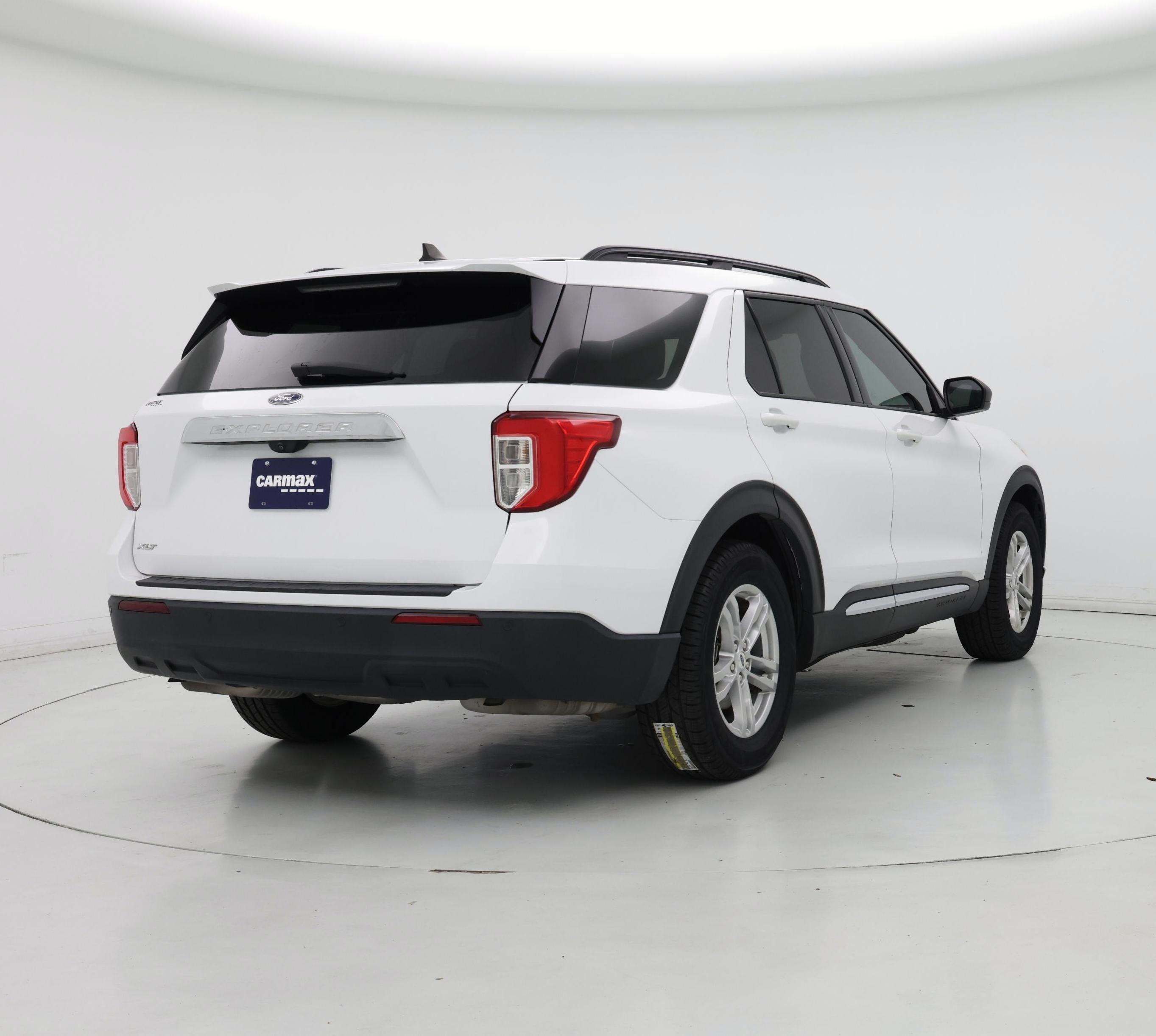 Thumbnail: 2021 Ford Explorer - 8