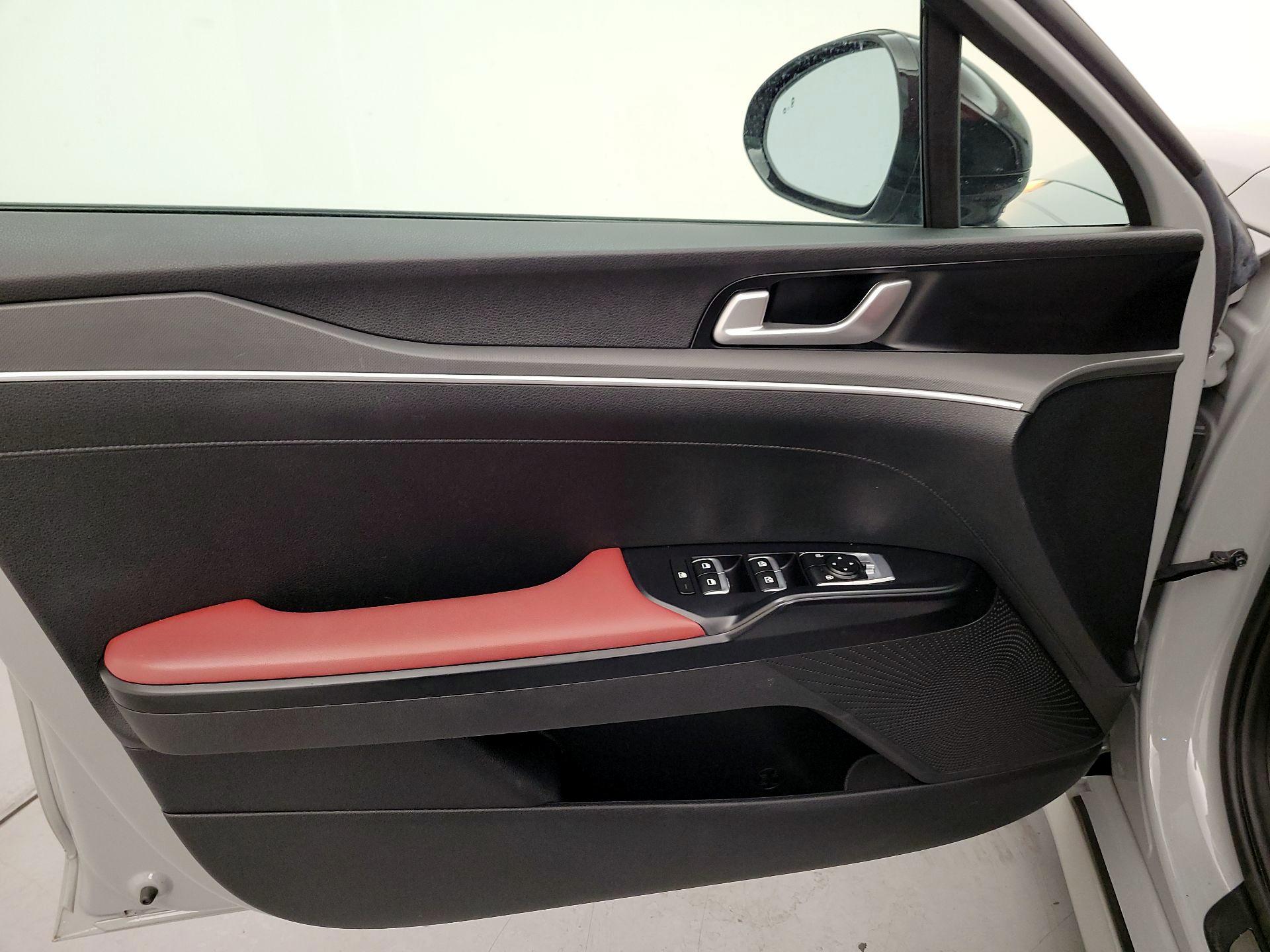 Thumbnail: 2022 Kia K5 - 12