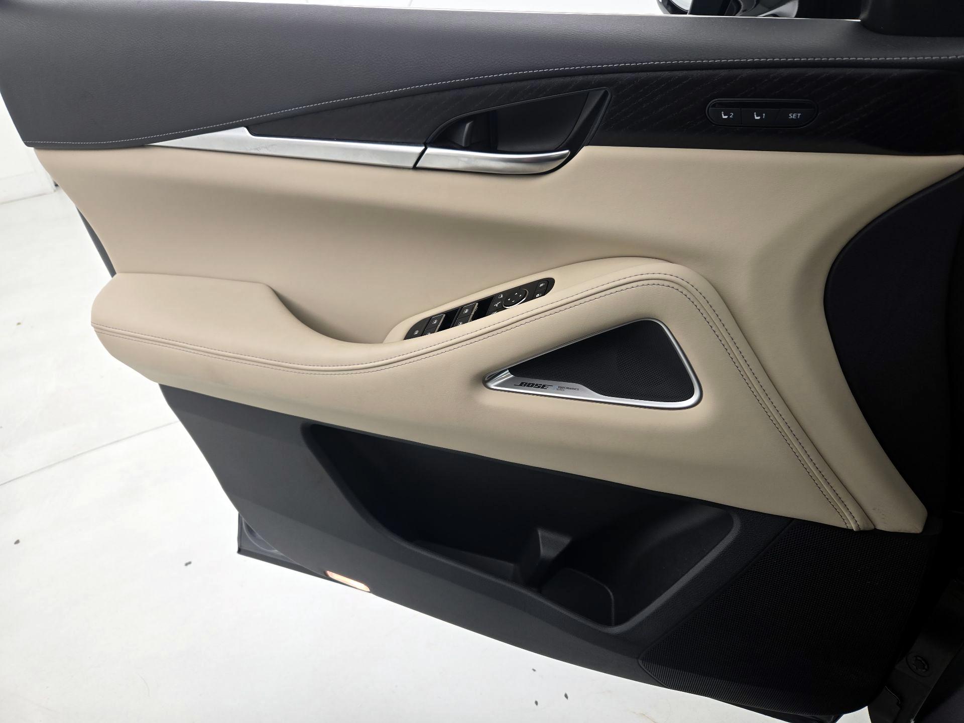 Thumbnail: 2023 INFINITI QX60 - 12