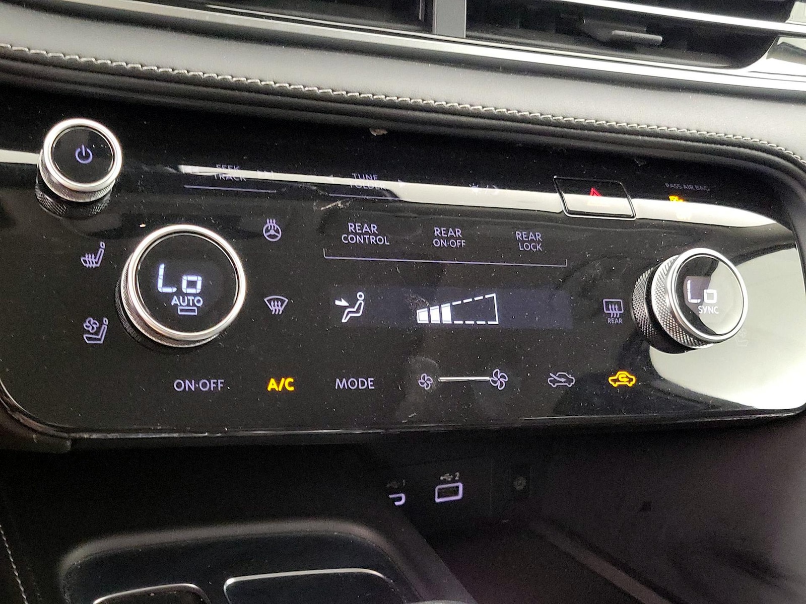 2023 INFINITI QX60 LUXE - Photo 17