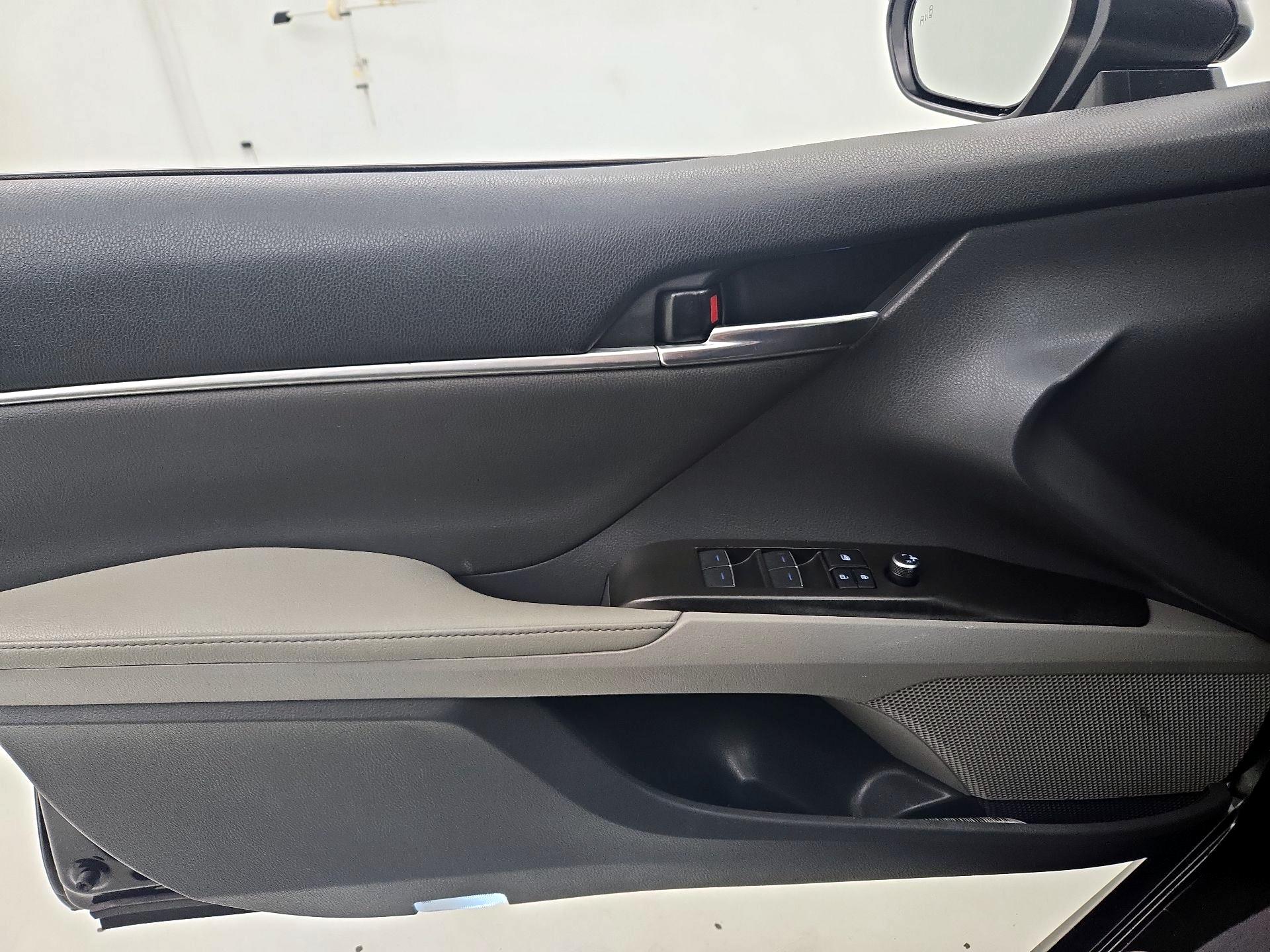 Thumbnail: 2021 Toyota Camry - 12