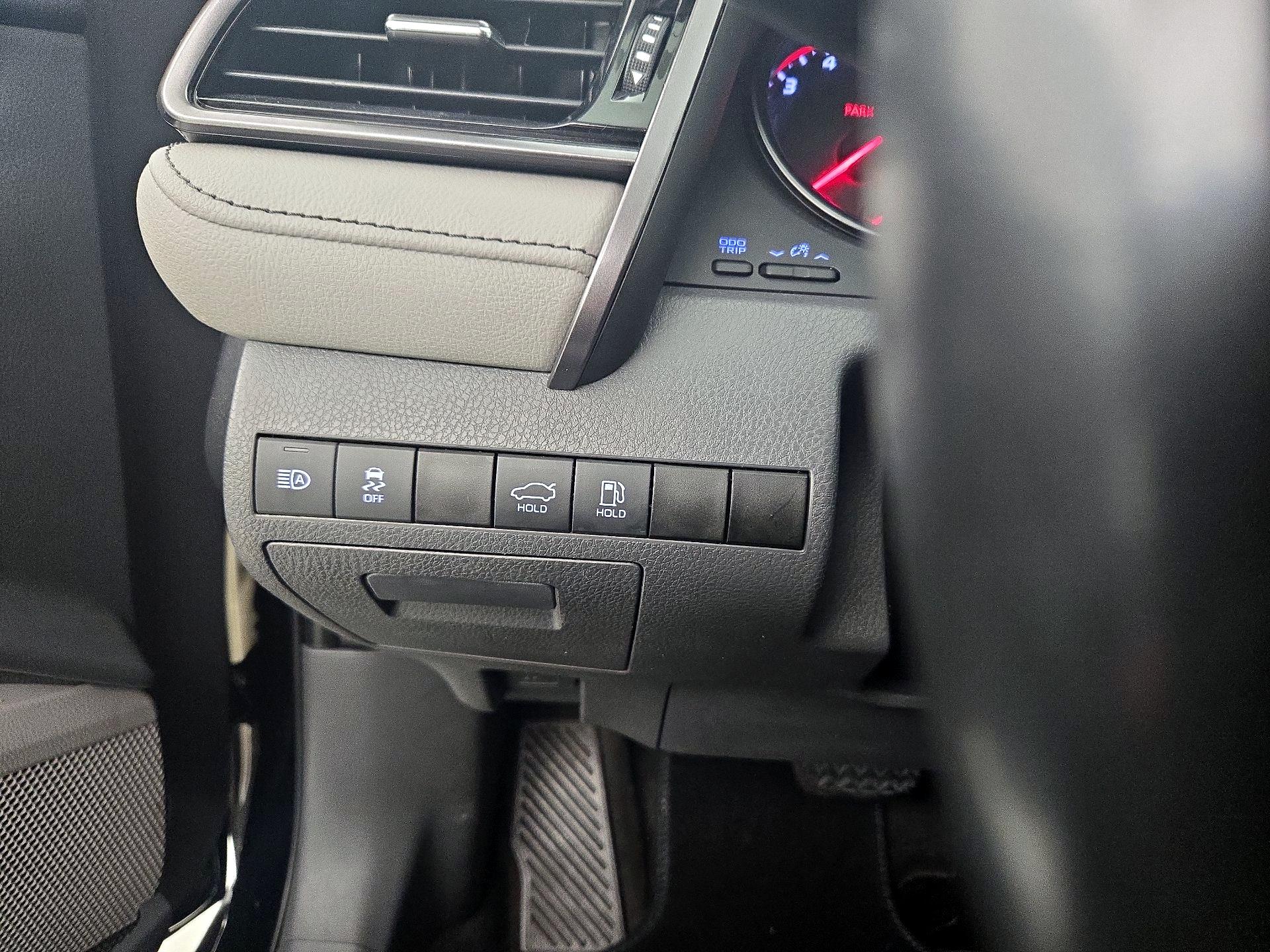 Thumbnail: 2021 Toyota Camry - 13