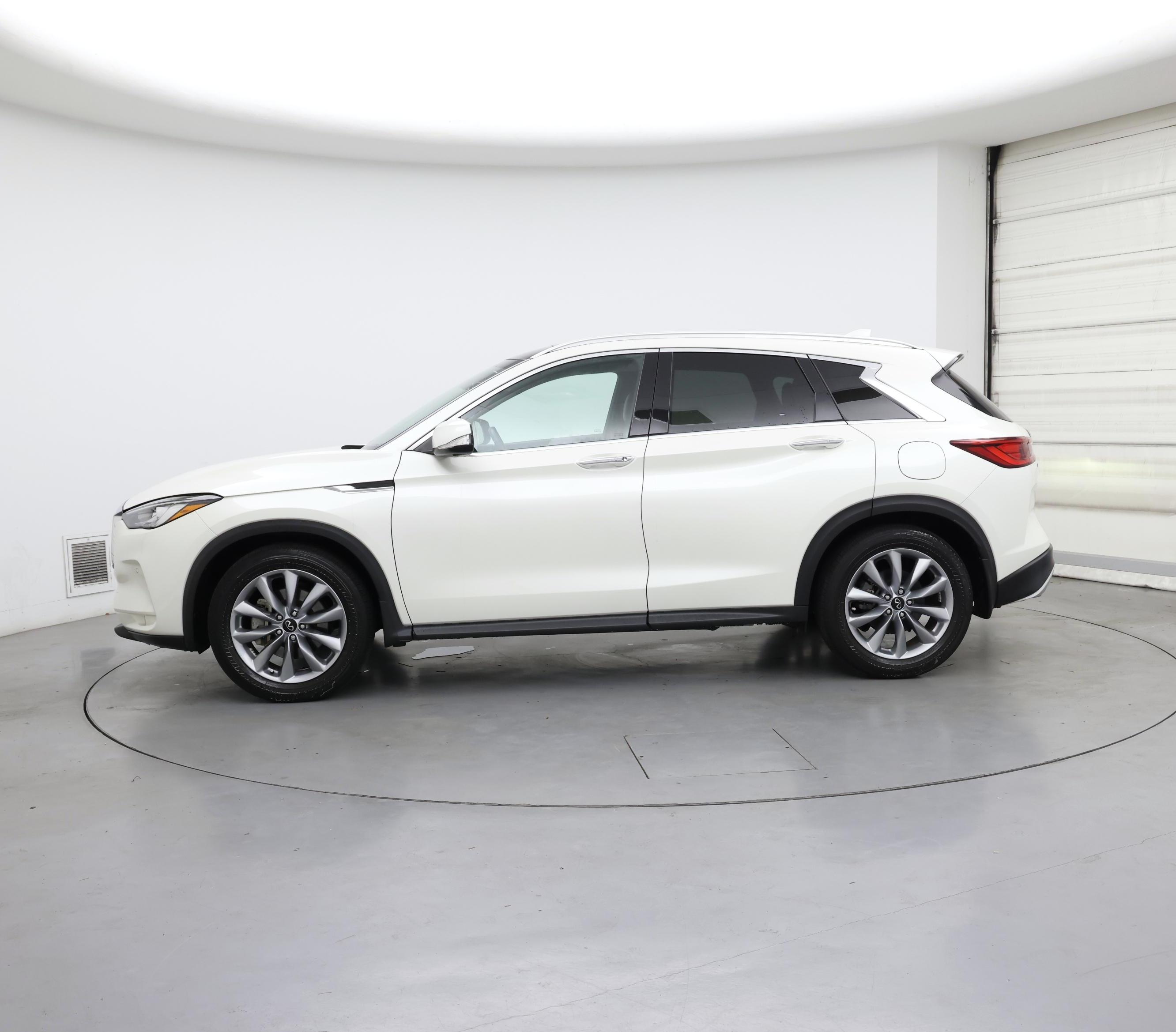 Thumbnail: 2022 INFINITI QX50 - 3