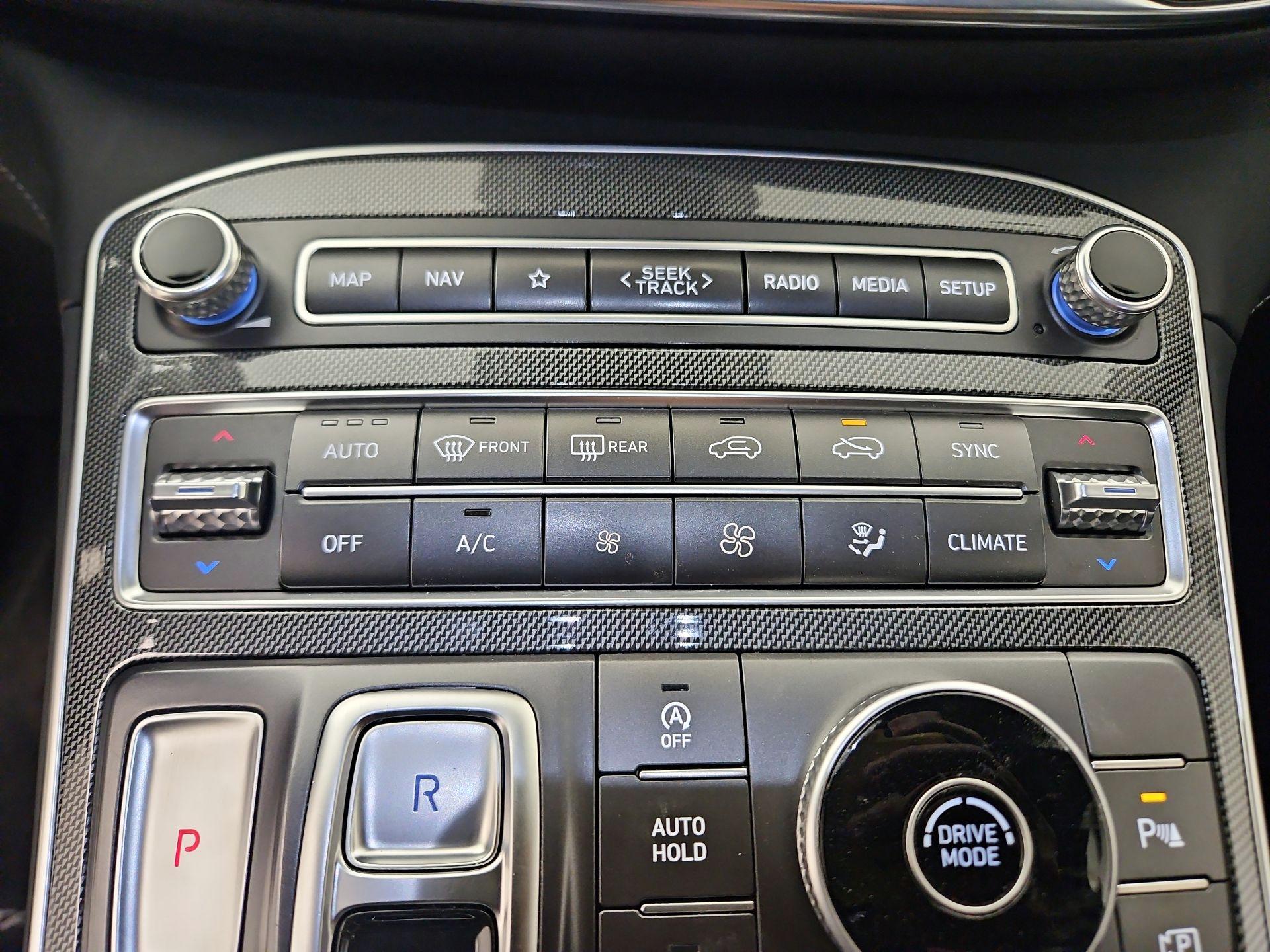 Thumbnail: 2022 Hyundai Santa Fe - 17