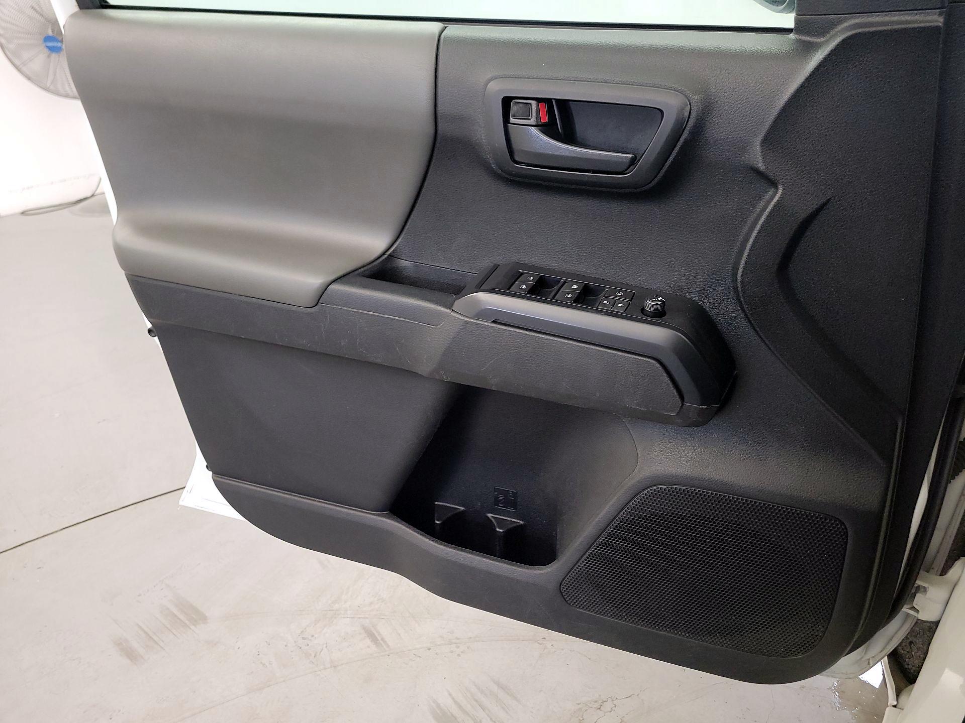 Thumbnail: 2022 Toyota Tacoma - 12