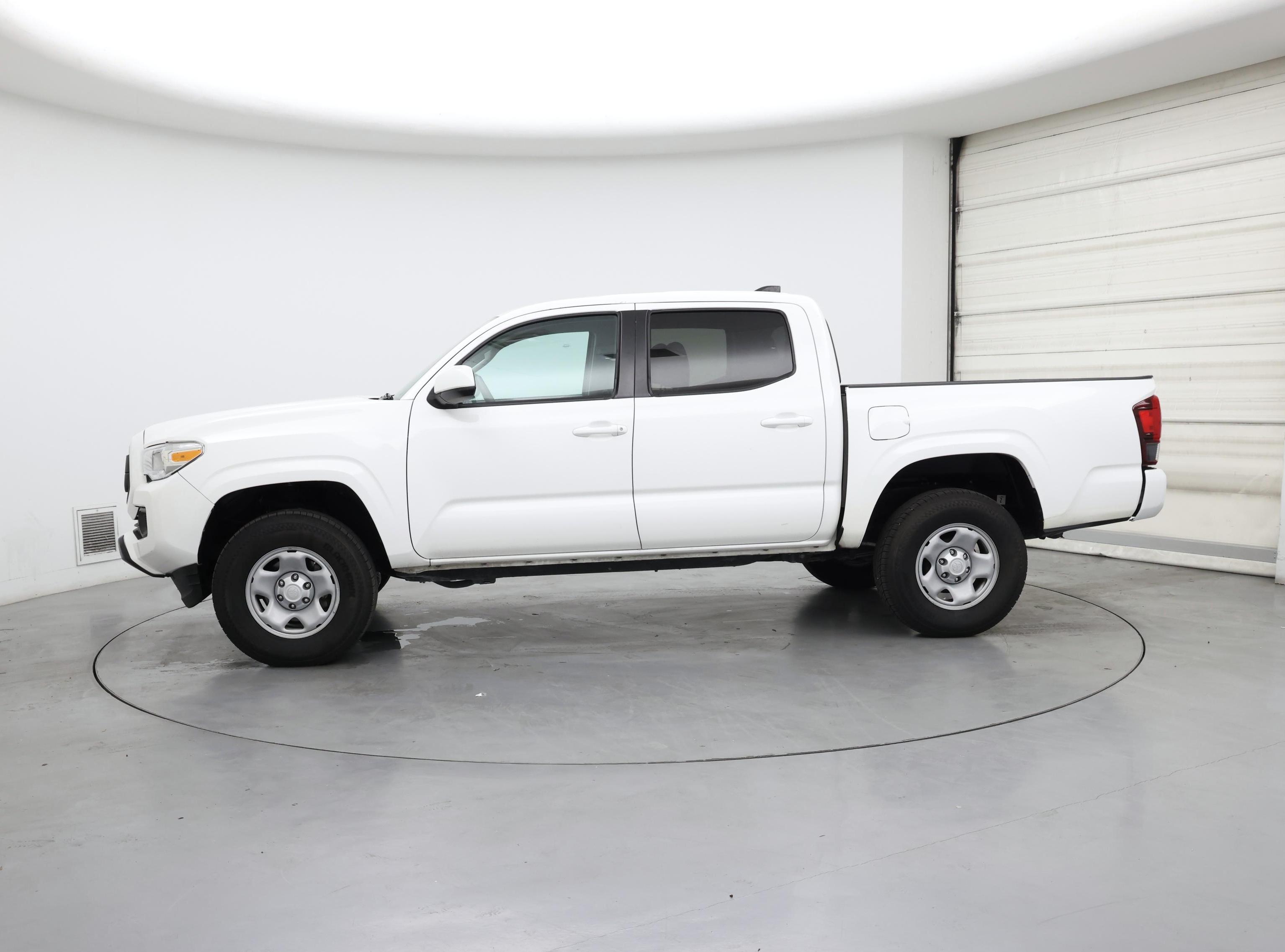 Thumbnail: 2022 Toyota Tacoma - 3