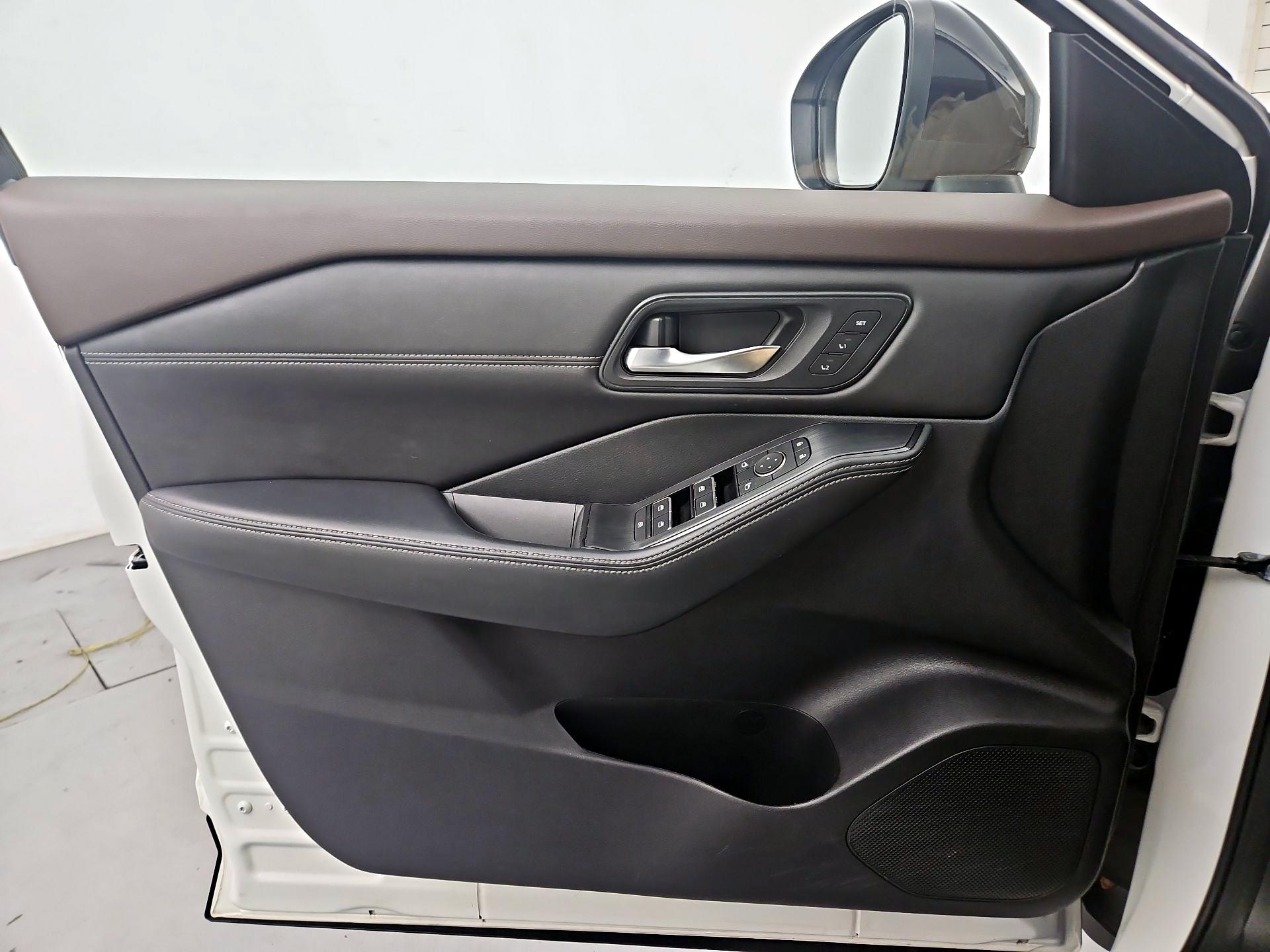 Thumbnail: 2022 Nissan Rogue - 12