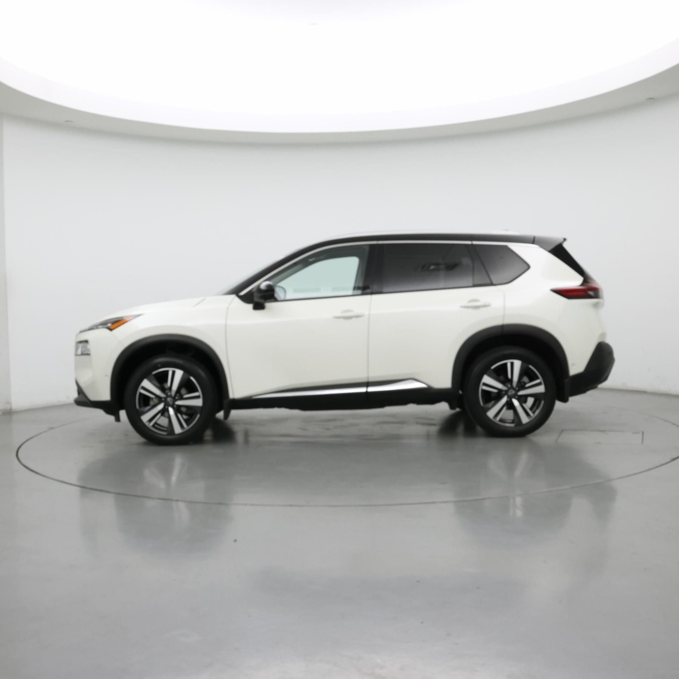 Thumbnail: 2022 Nissan Rogue - 3