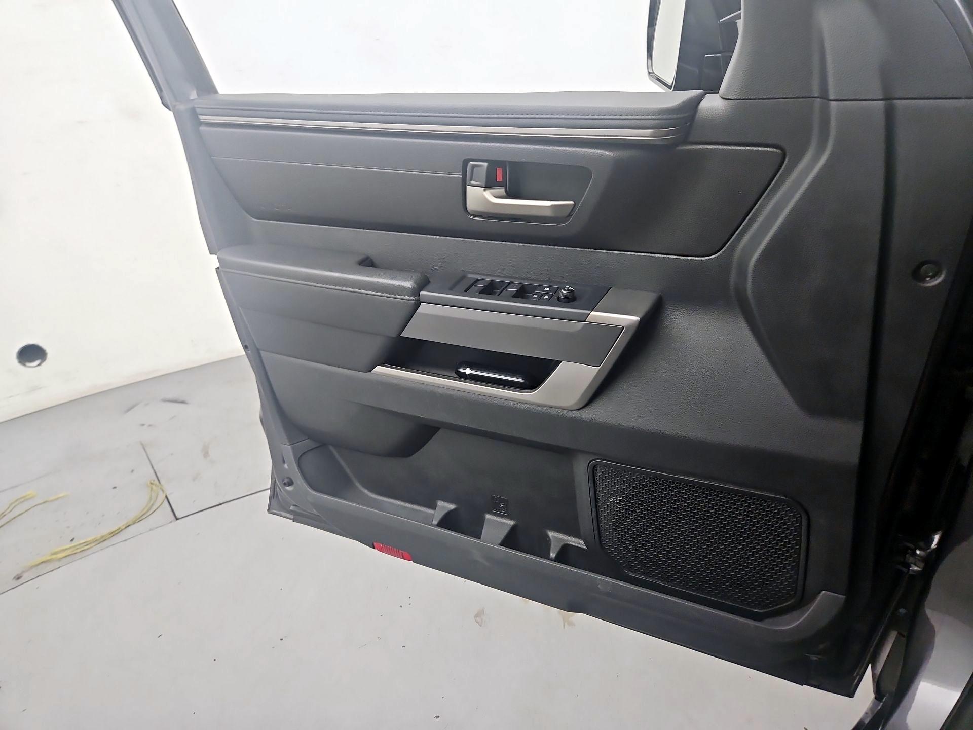 Thumbnail: 2022 Toyota Tundra - 12