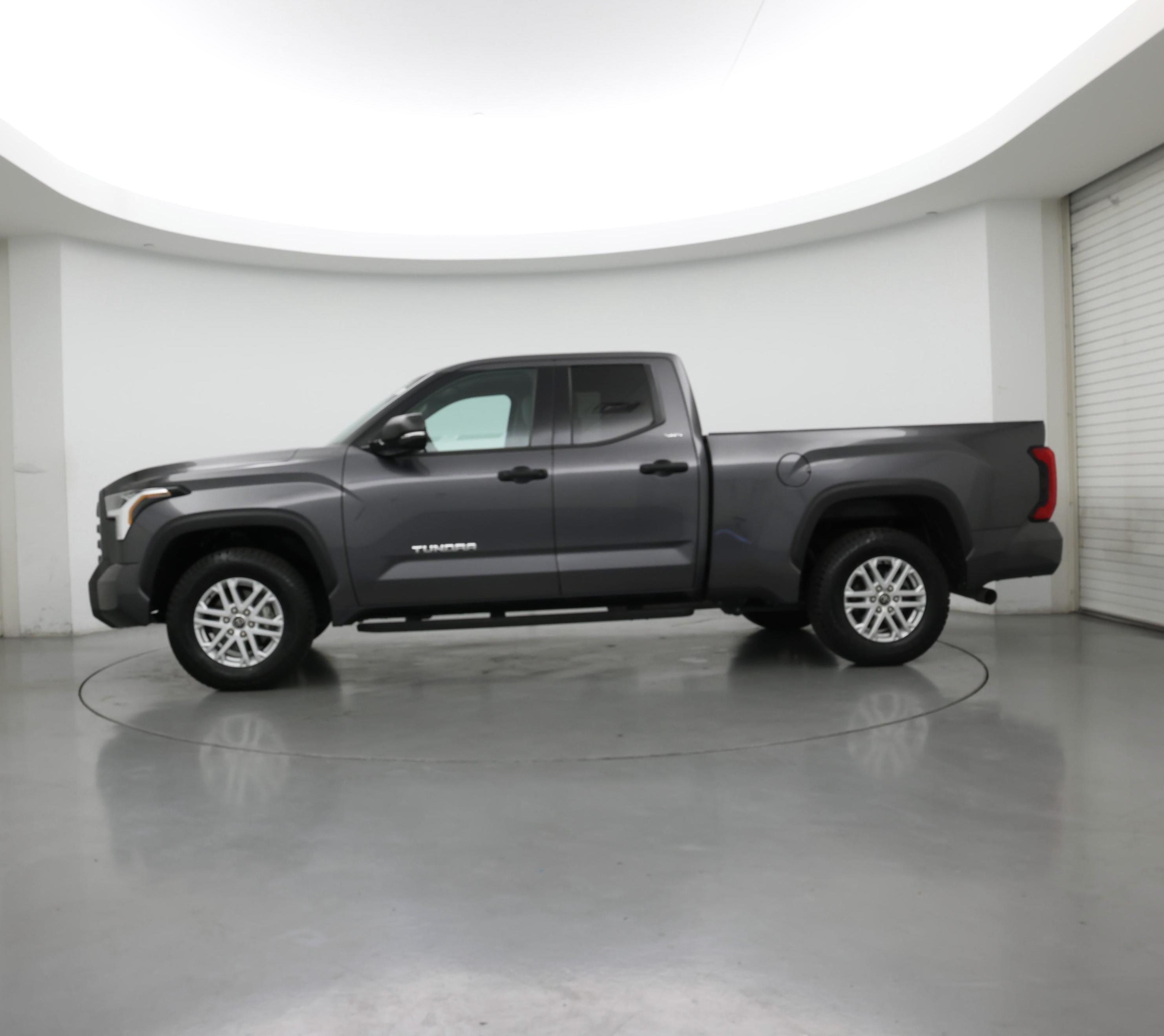 Thumbnail: 2022 Toyota Tundra - 3