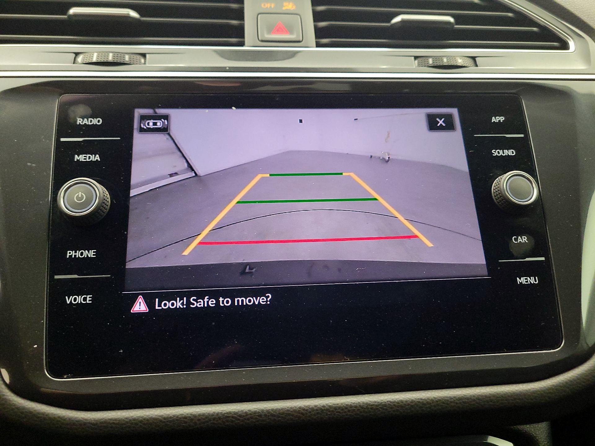 Thumbnail: 2022 Volkswagen Tiguan - 14