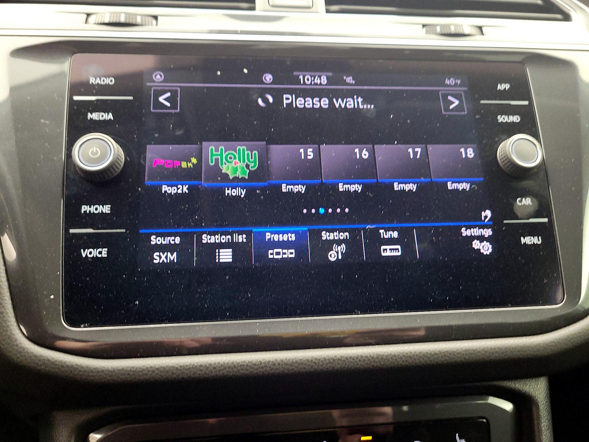 Thumbnail: 2022 Volkswagen Tiguan - 15