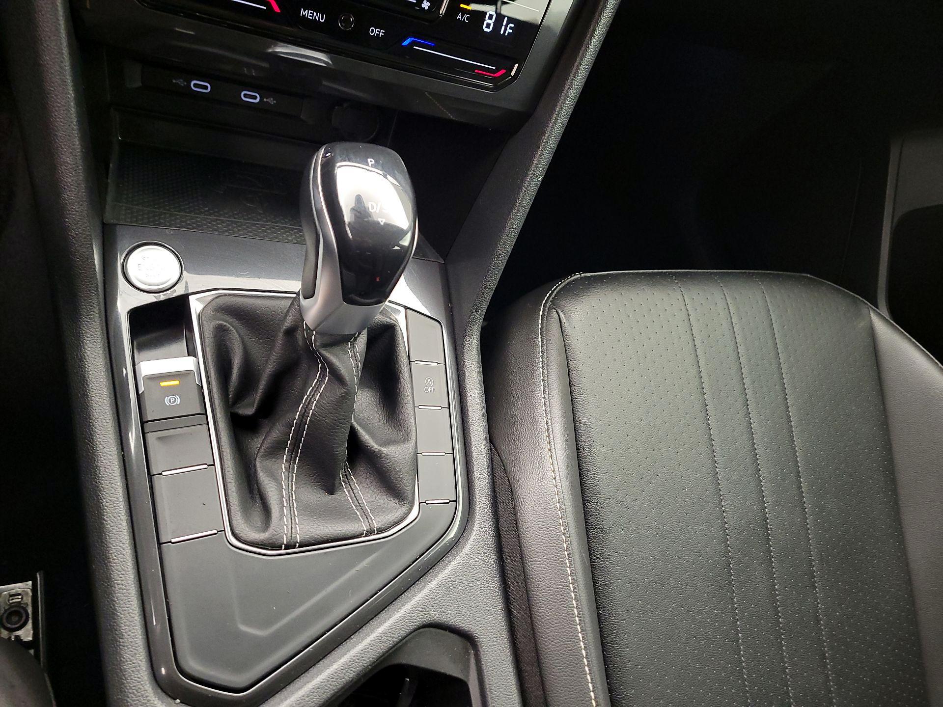 Thumbnail: 2022 Volkswagen Tiguan - 17