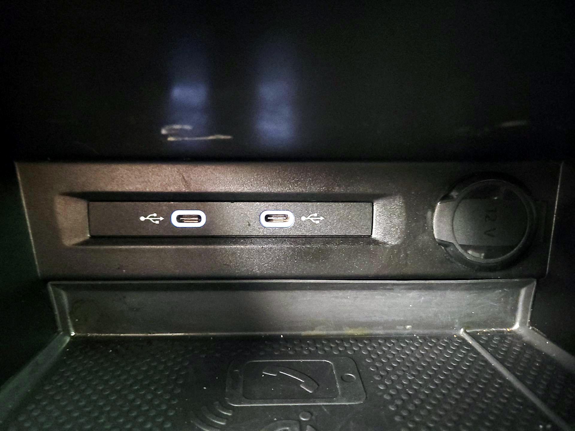 Thumbnail: 2022 Volkswagen Tiguan - 18