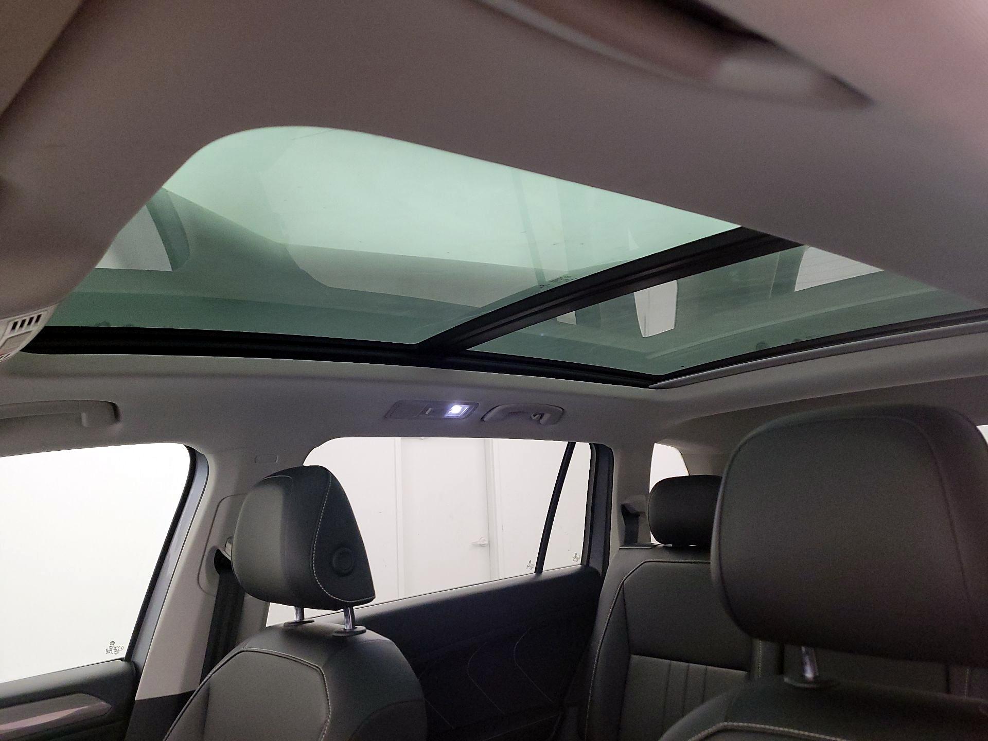 Thumbnail: 2022 Volkswagen Tiguan - 19